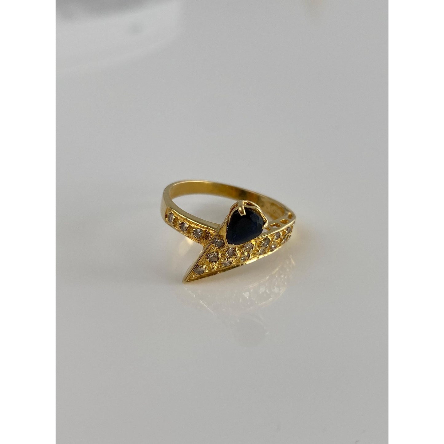 Vintage Solid 18k Yellow Gold Diamond Black Sapphire Ring - Size 7.5