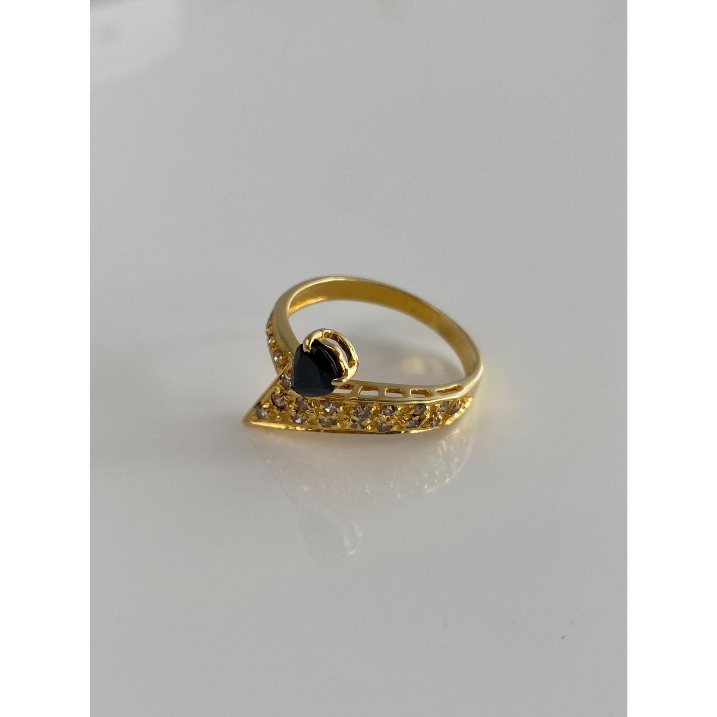 Vintage Solid 18k Yellow Gold Diamond Black Sapphire Ring - Size 7.5