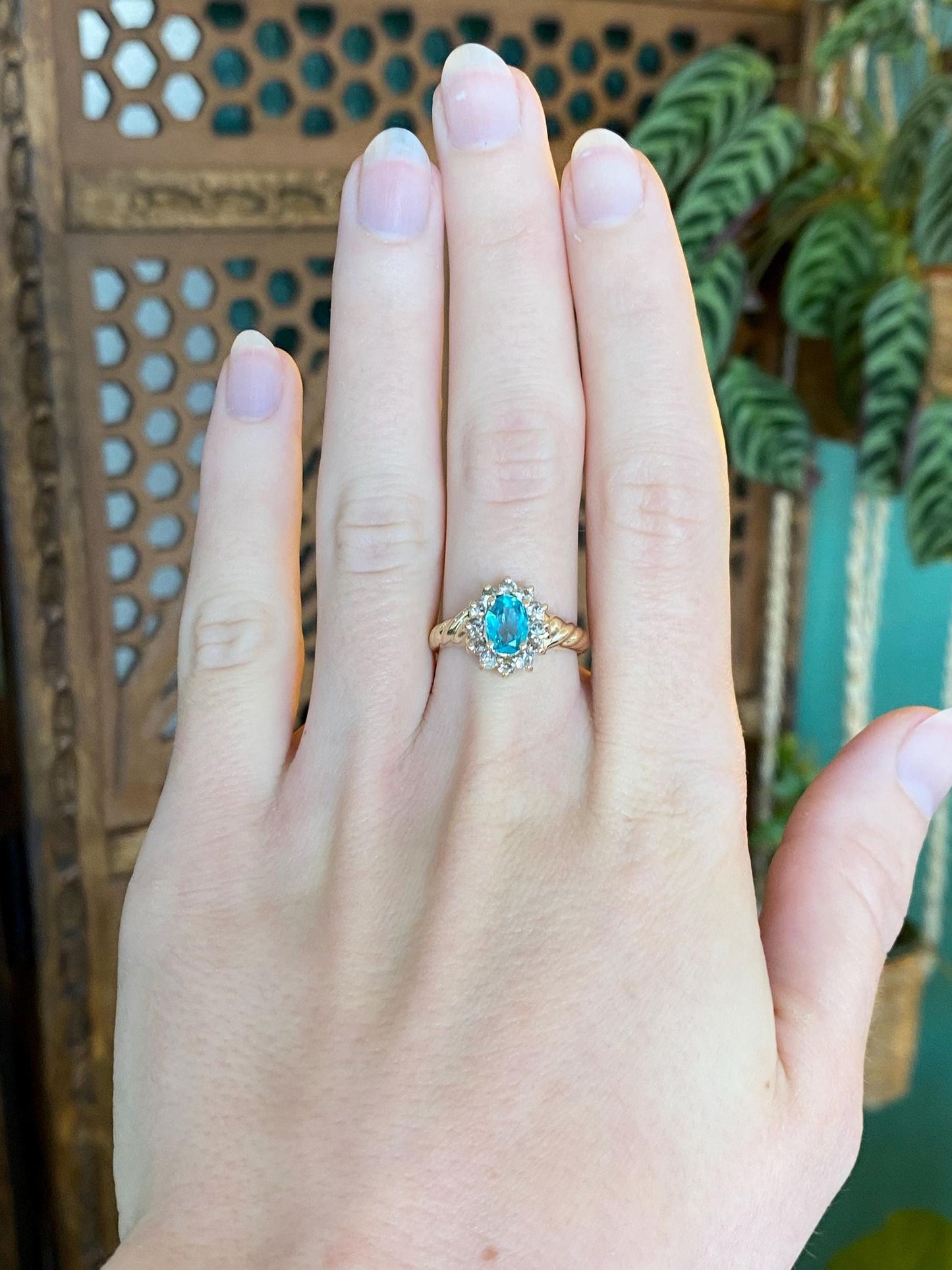 Vintage Solid 14k Yellow Gold Light Blue Green Cubic Zirconia Clear Sapphire Halo Ring - Size 7
