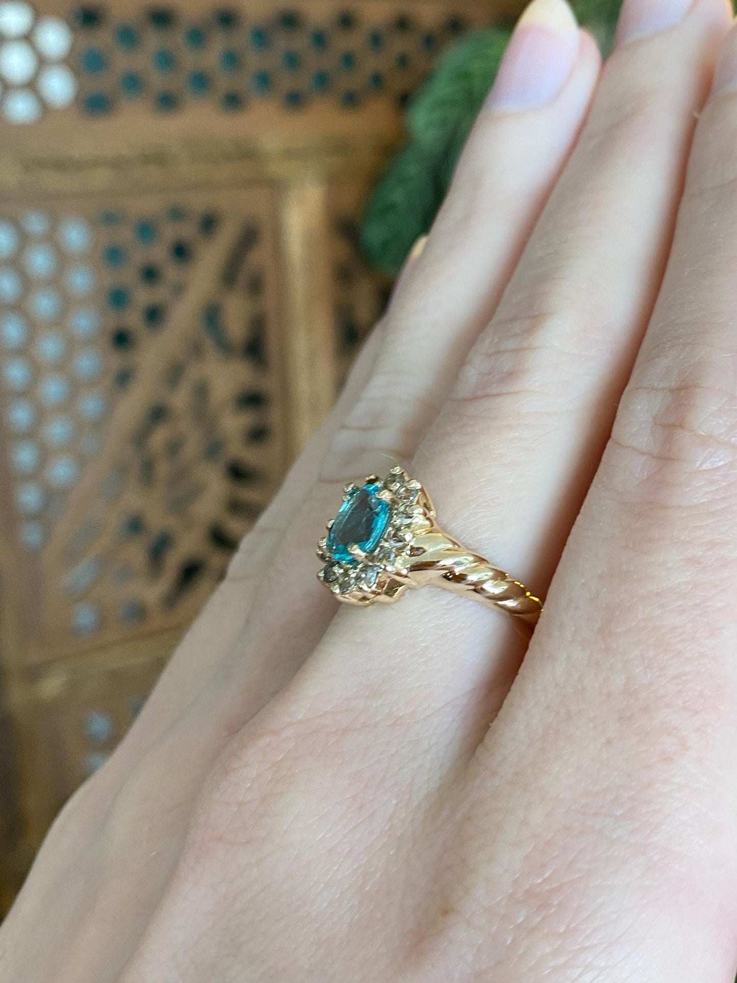 Vintage Solid 14k Yellow Gold Light Blue Green Cubic Zirconia Clear Sapphire Halo Ring - Size 7