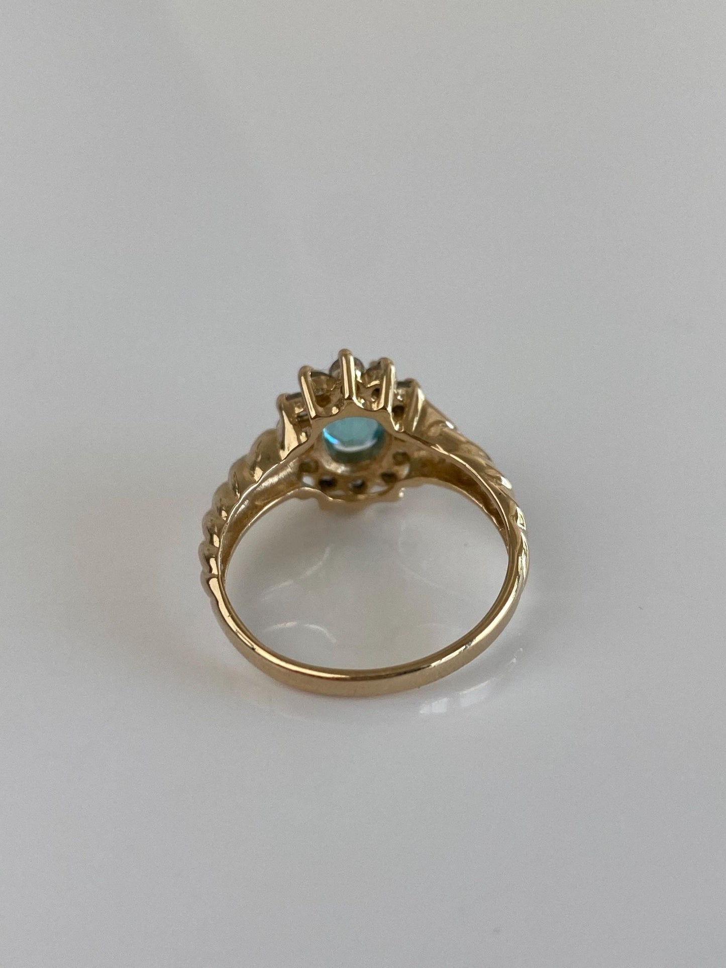 Vintage Solid 14k Yellow Gold Light Blue Green Cubic Zirconia Clear Sapphire Halo Ring - Size 7