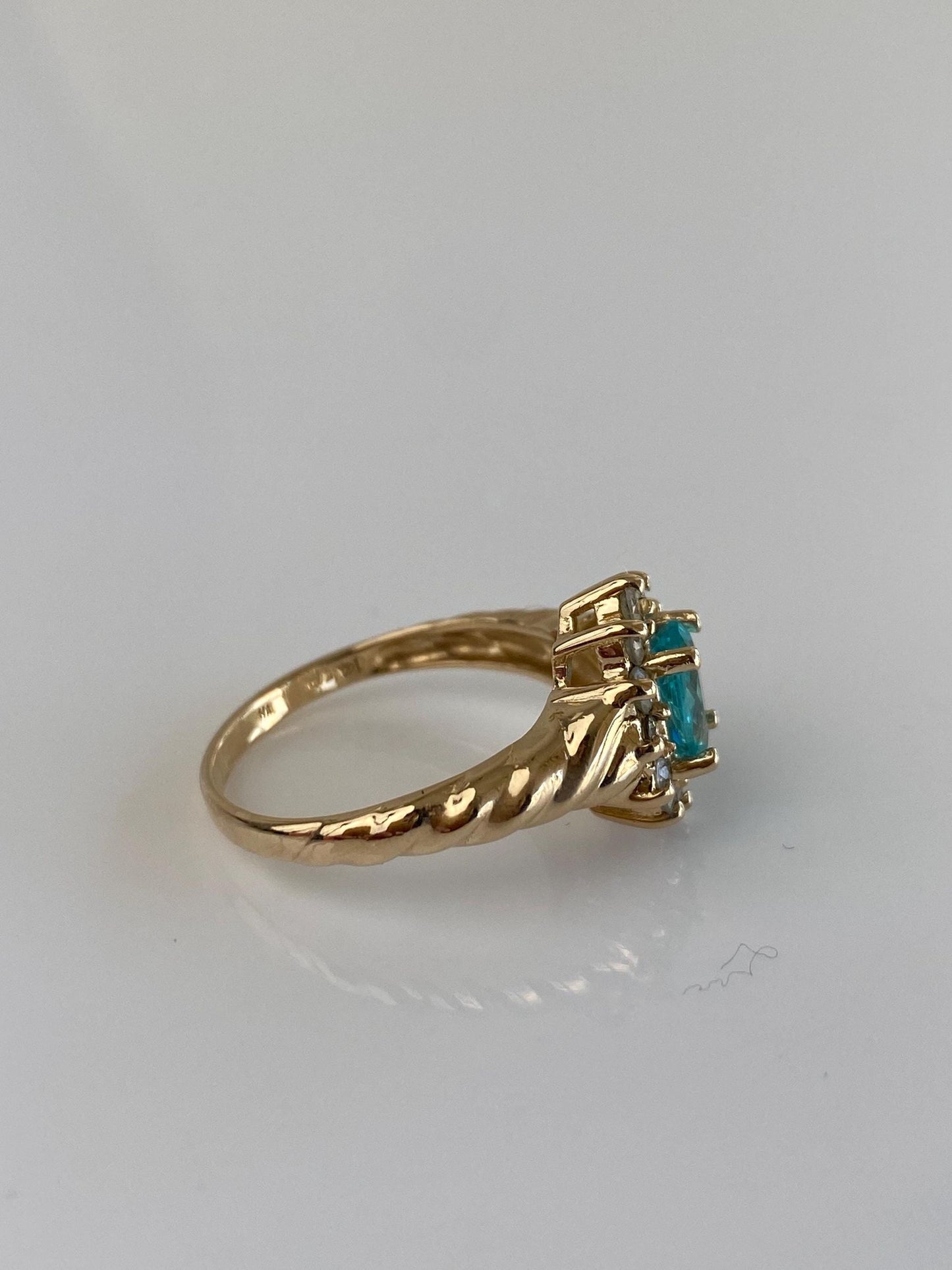 Vintage Solid 14k Yellow Gold Light Blue Green Cubic Zirconia Clear Sapphire Halo Ring - Size 7