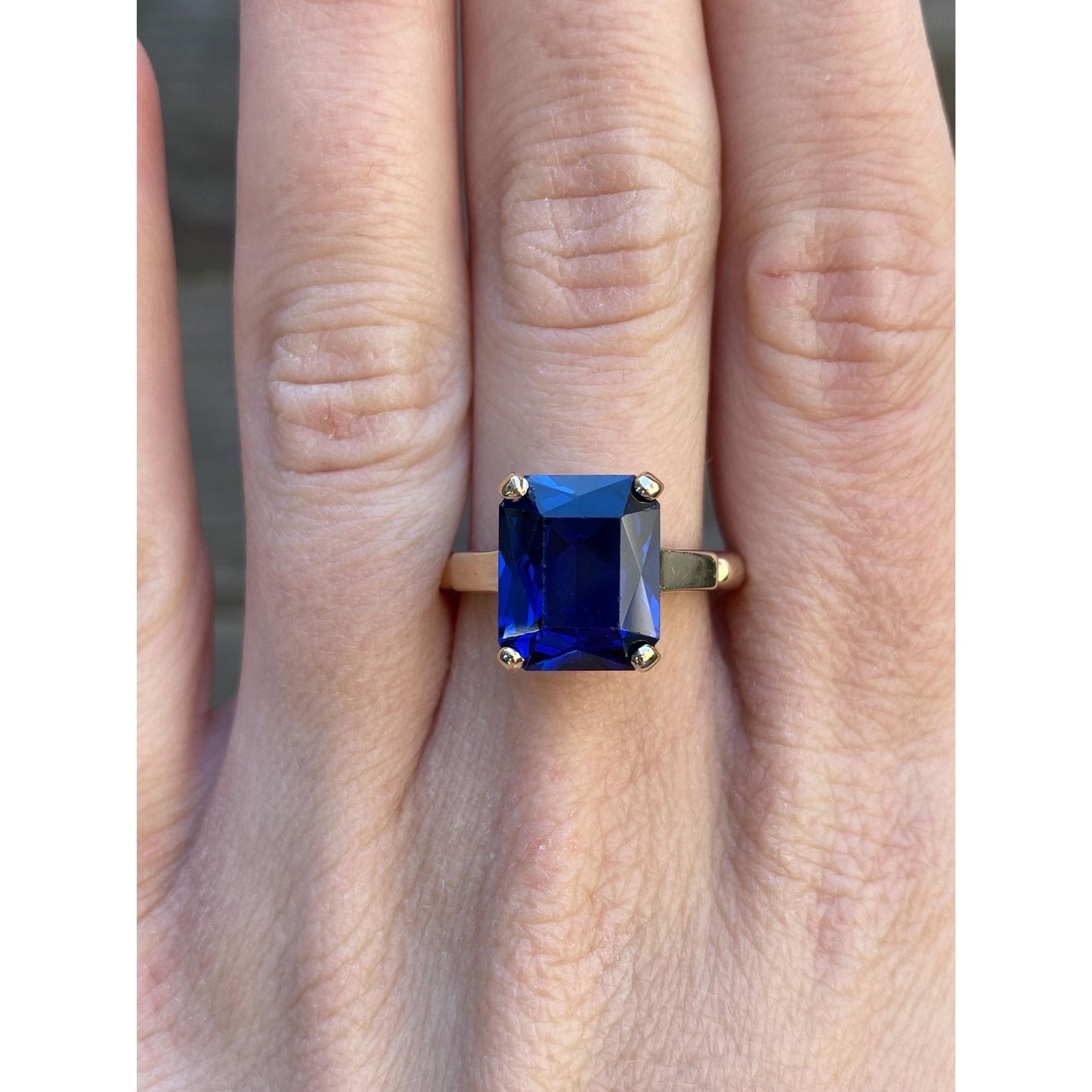 Solid 14k Yellow Gold Blue Spinel Ring - Size 9