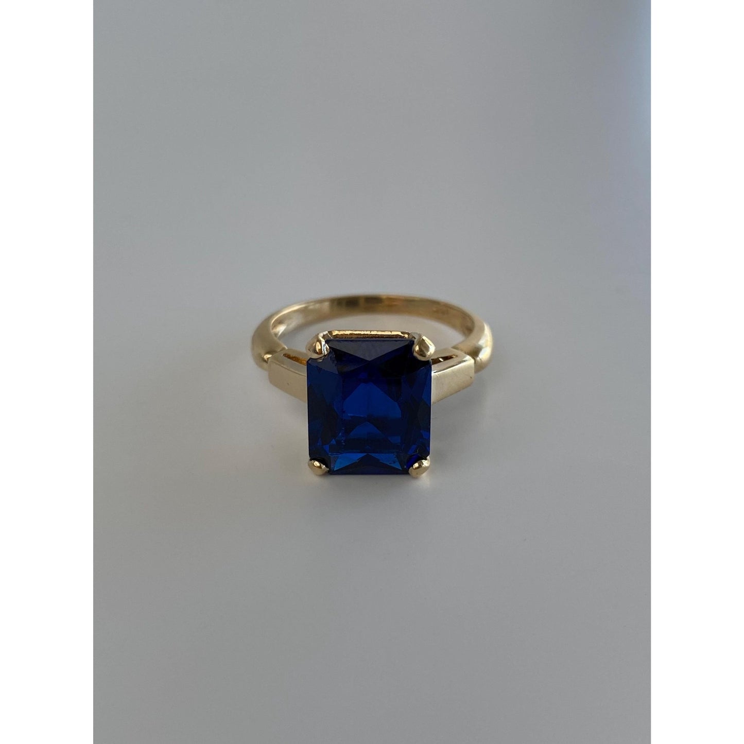 Solid 14k Yellow Gold Blue Spinel Ring - Size 9