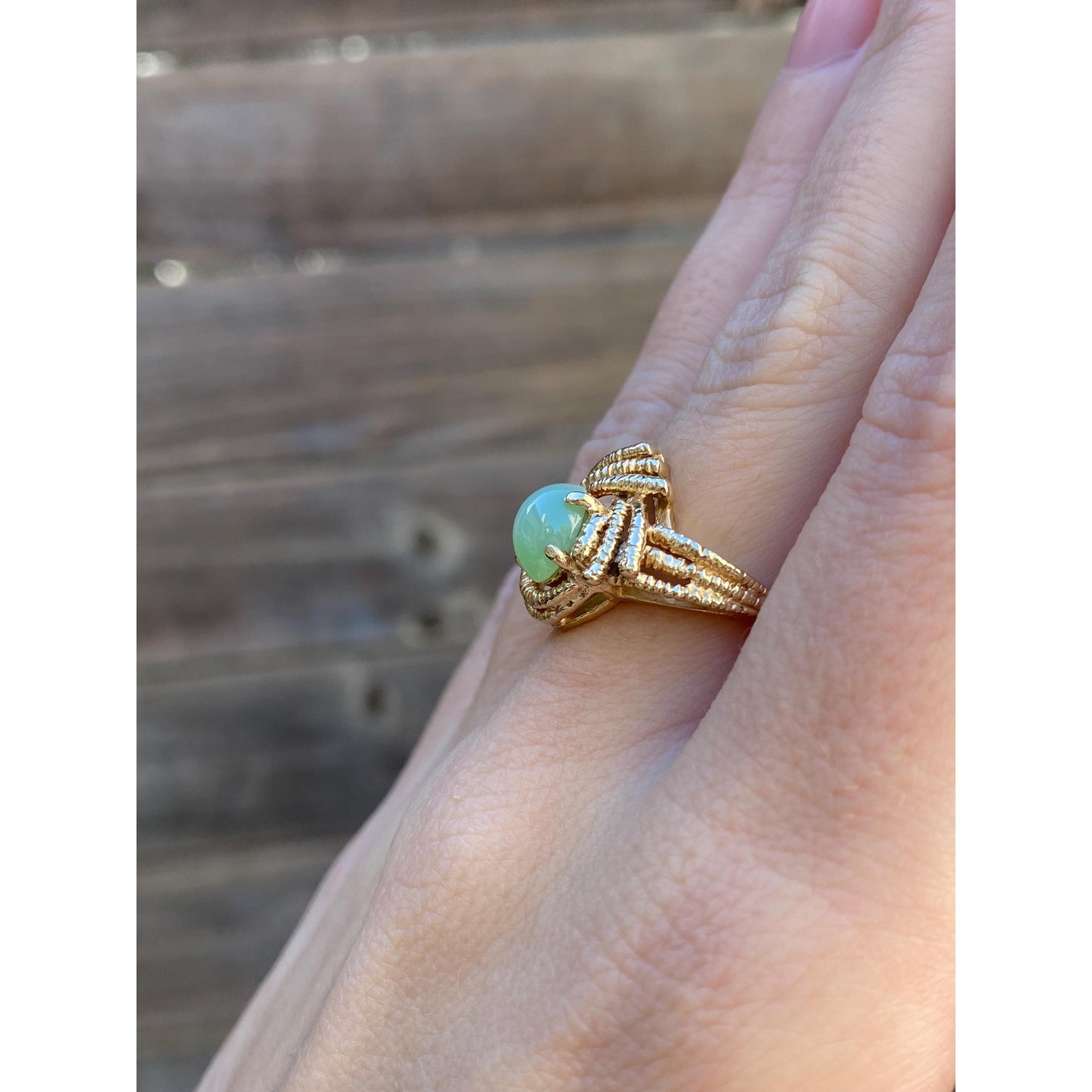 Vintage Solid 14k Yellow Gold Light Green Star Sapphire Ring - Size 5.75