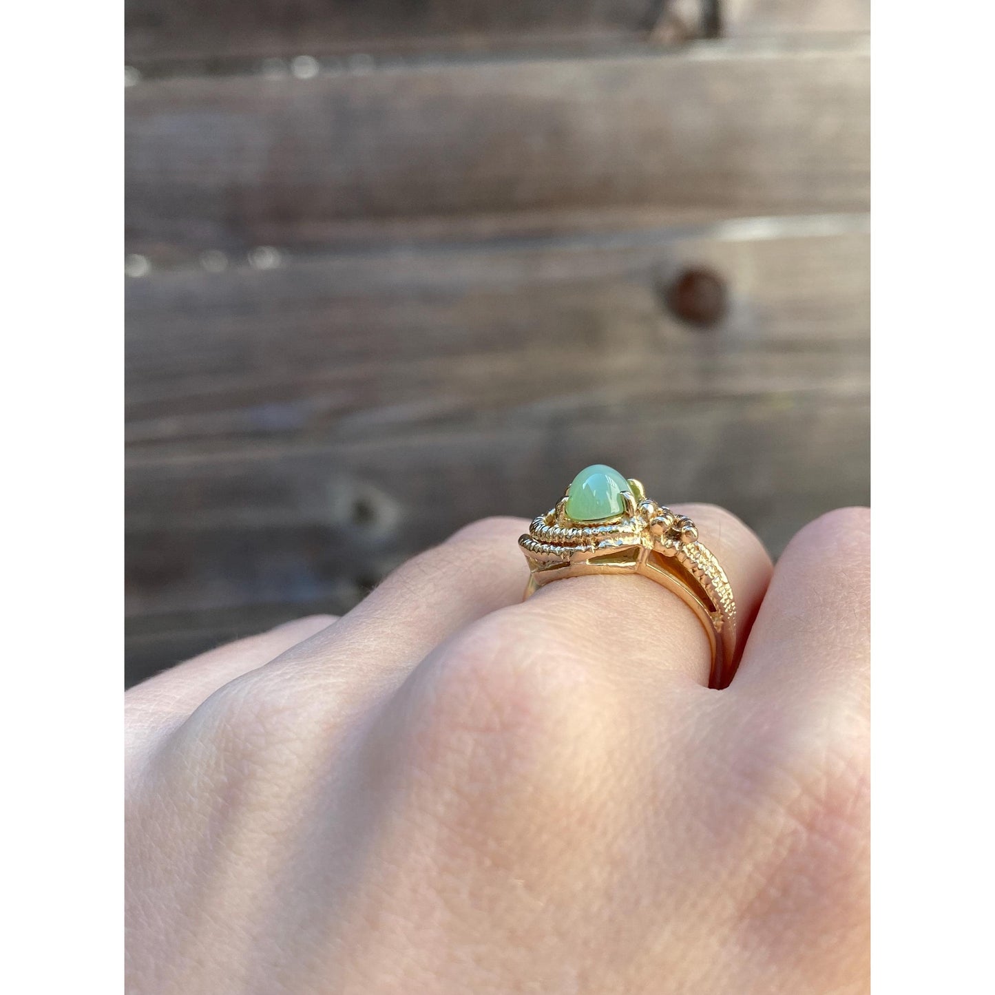 Vintage Solid 14k Yellow Gold Light Green Star Sapphire Ring - Size 5.75