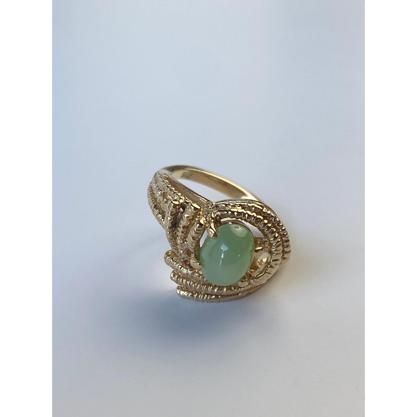 Vintage Solid 14k Yellow Gold Light Green Star Sapphire Ring - Size 5.75