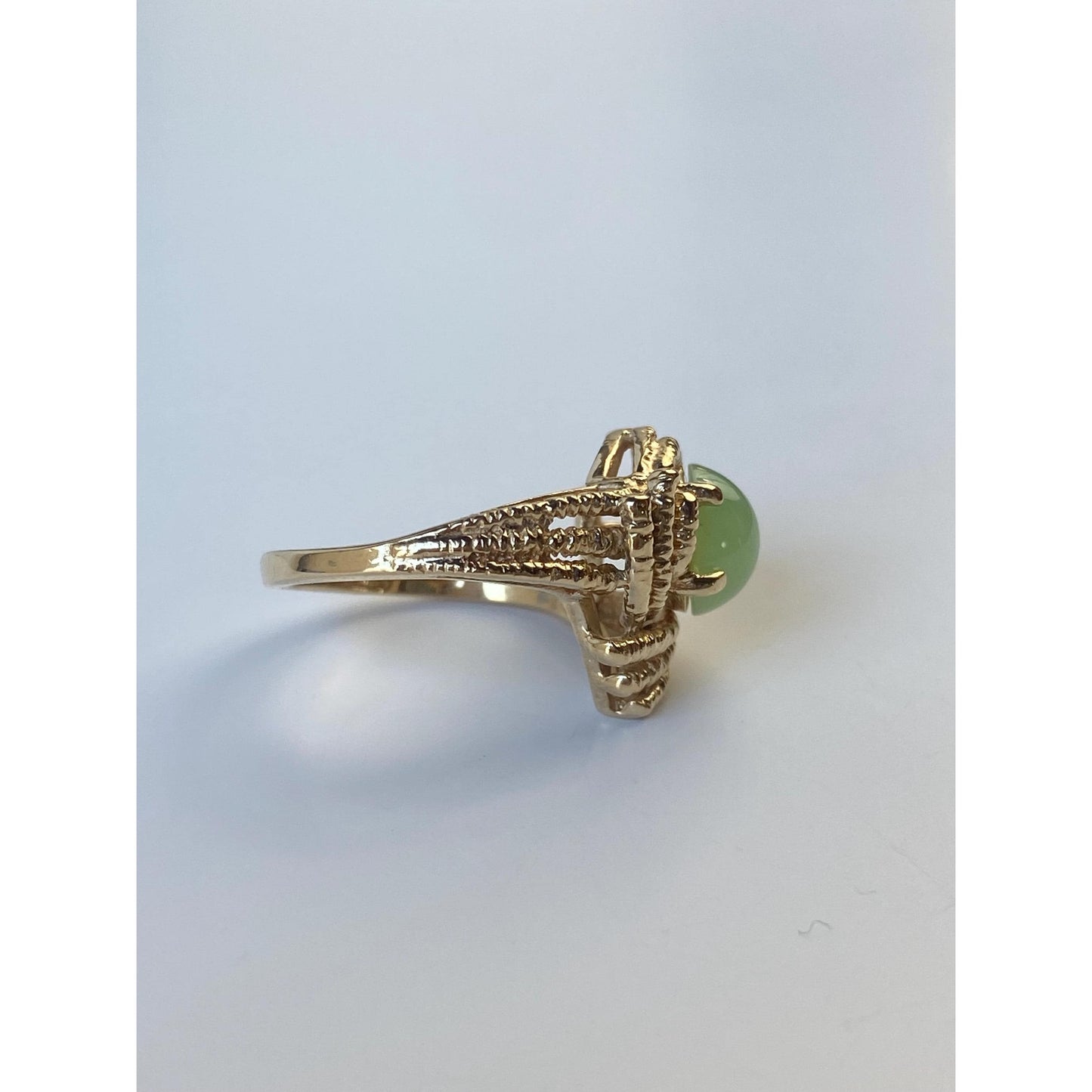 Vintage Solid 14k Yellow Gold Light Green Star Sapphire Ring - Size 5.75