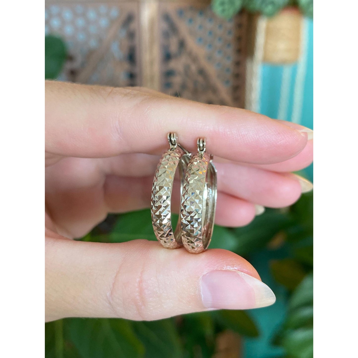 Vintage Solid 14k White Gold Faceted Hoop Earrings