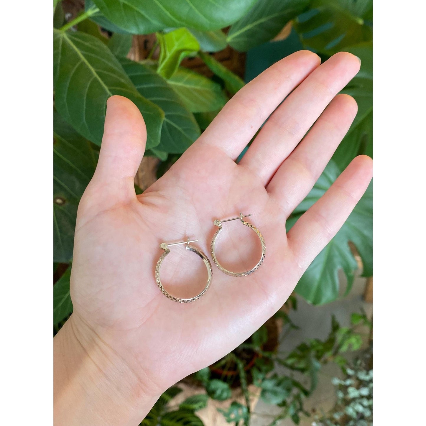 Vintage Solid 14k White Gold Faceted Hoop Earrings