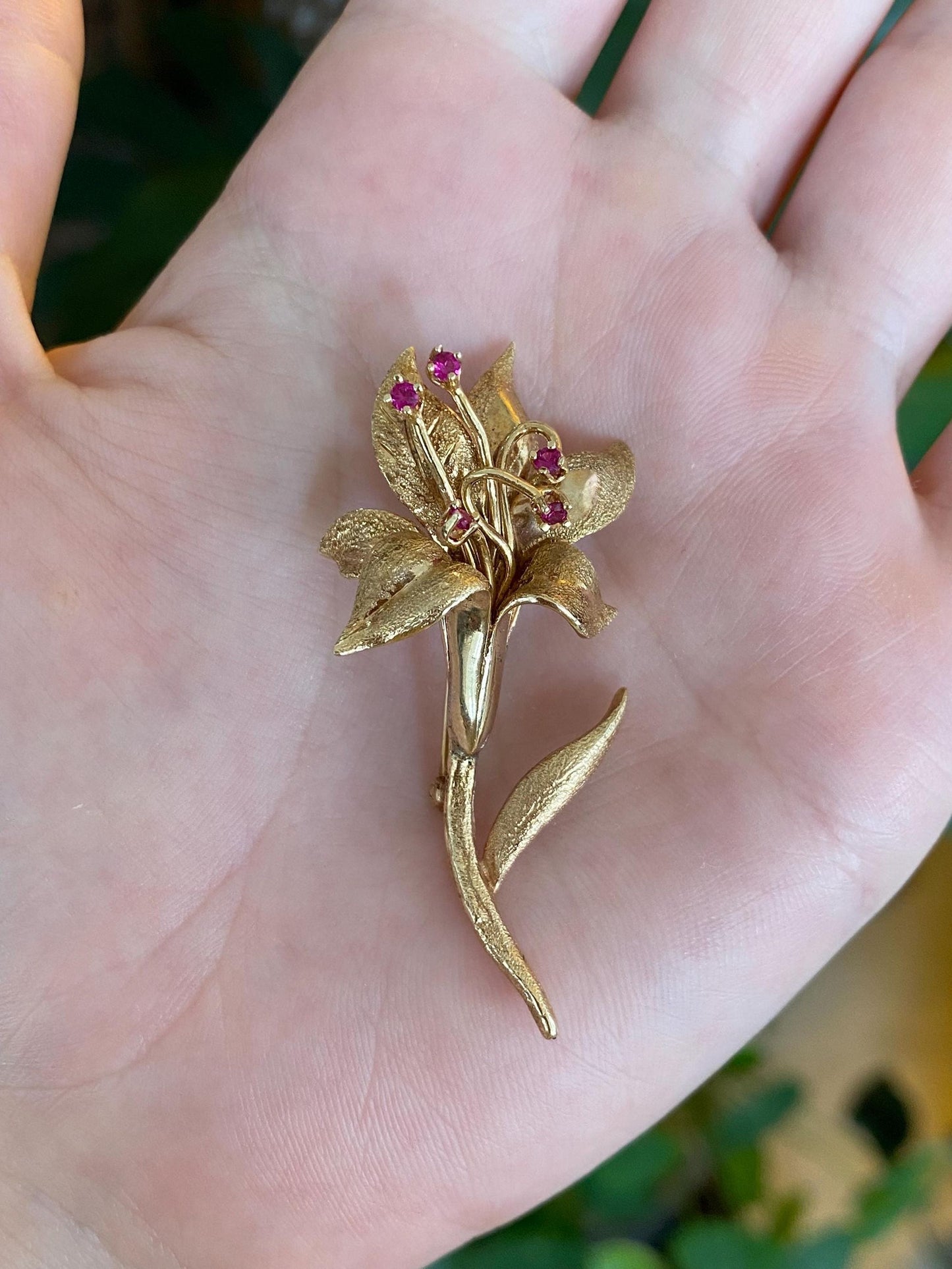 Vintage Solid 14k Yellow Gold Pink Spinel Flower Pin