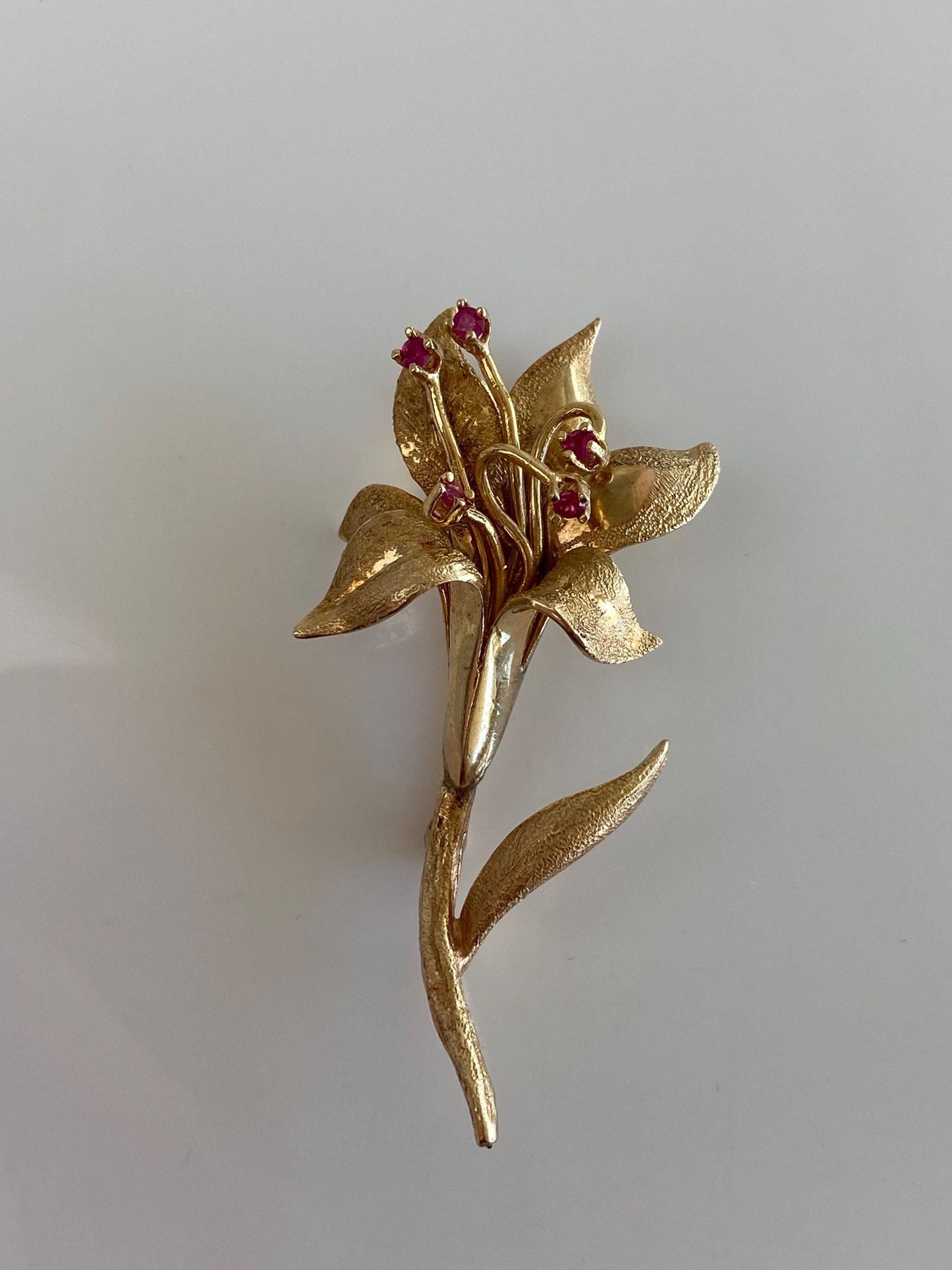 Vintage Solid 14k Yellow Gold Pink Spinel Flower Pin