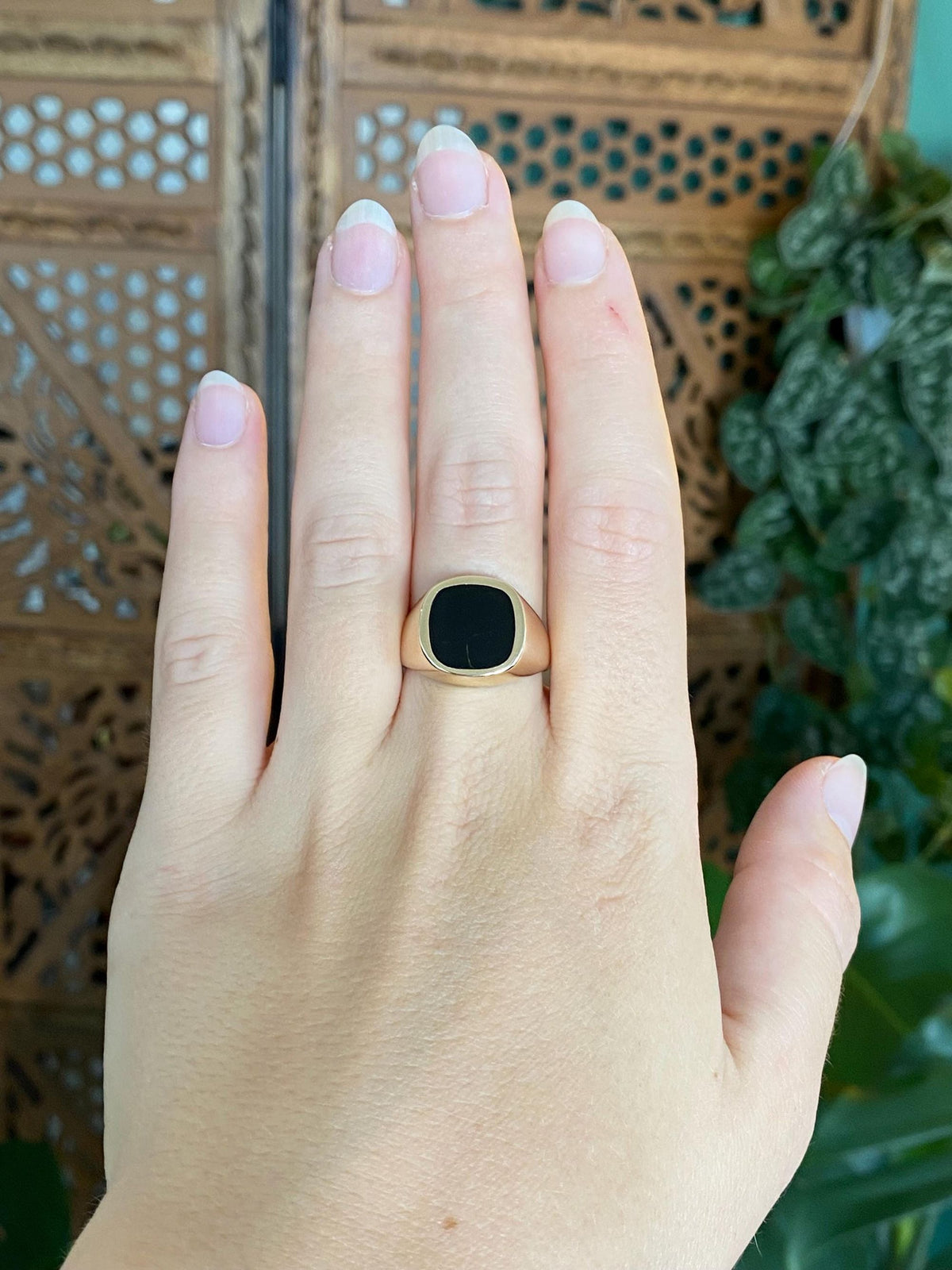 Vintage Solid 14k Yellow Gold Black Onyx Inlay Signet Ring - Size 8