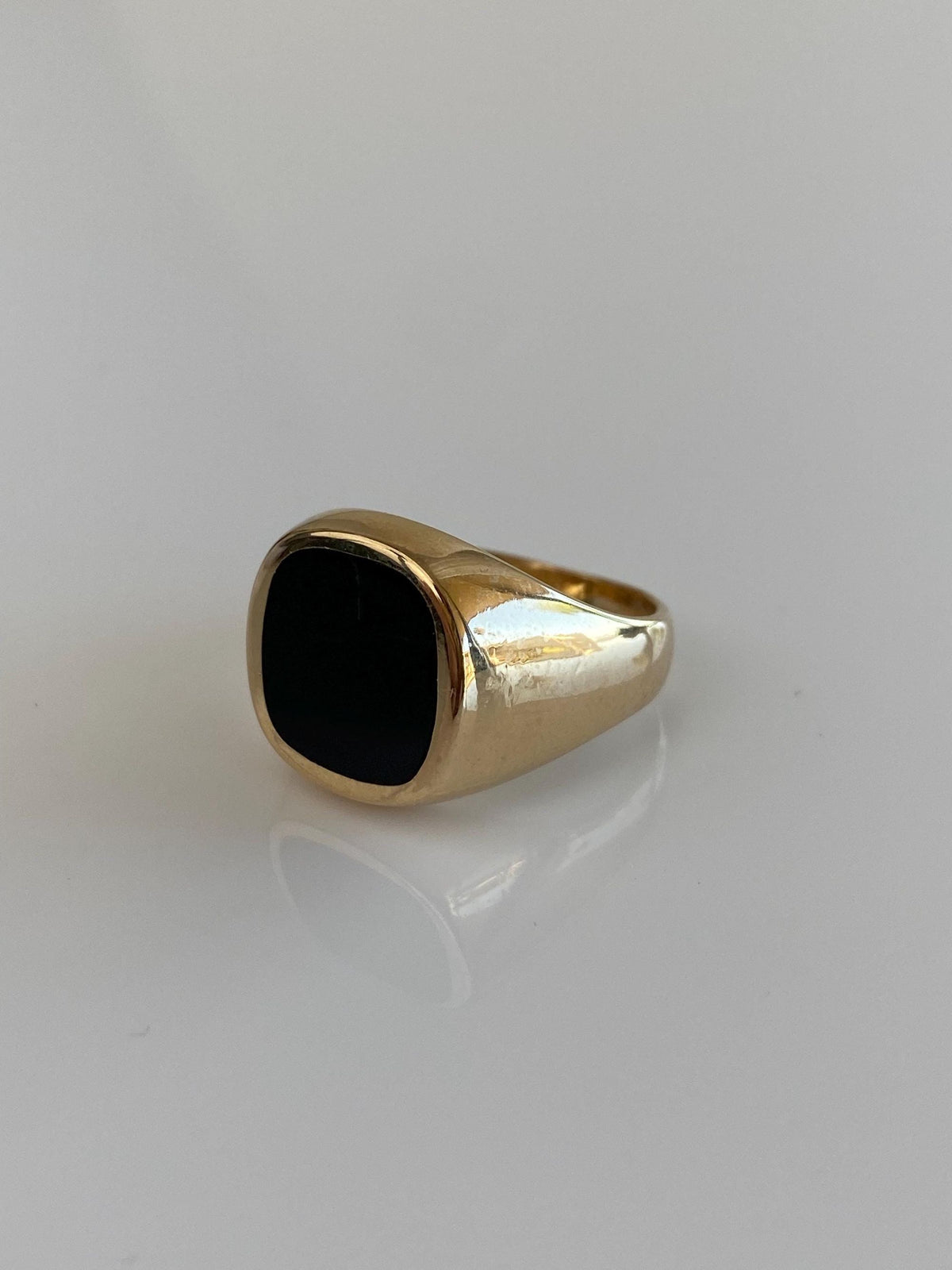 Vintage Solid 14k Yellow Gold Black Onyx Inlay Signet Ring - Size 8