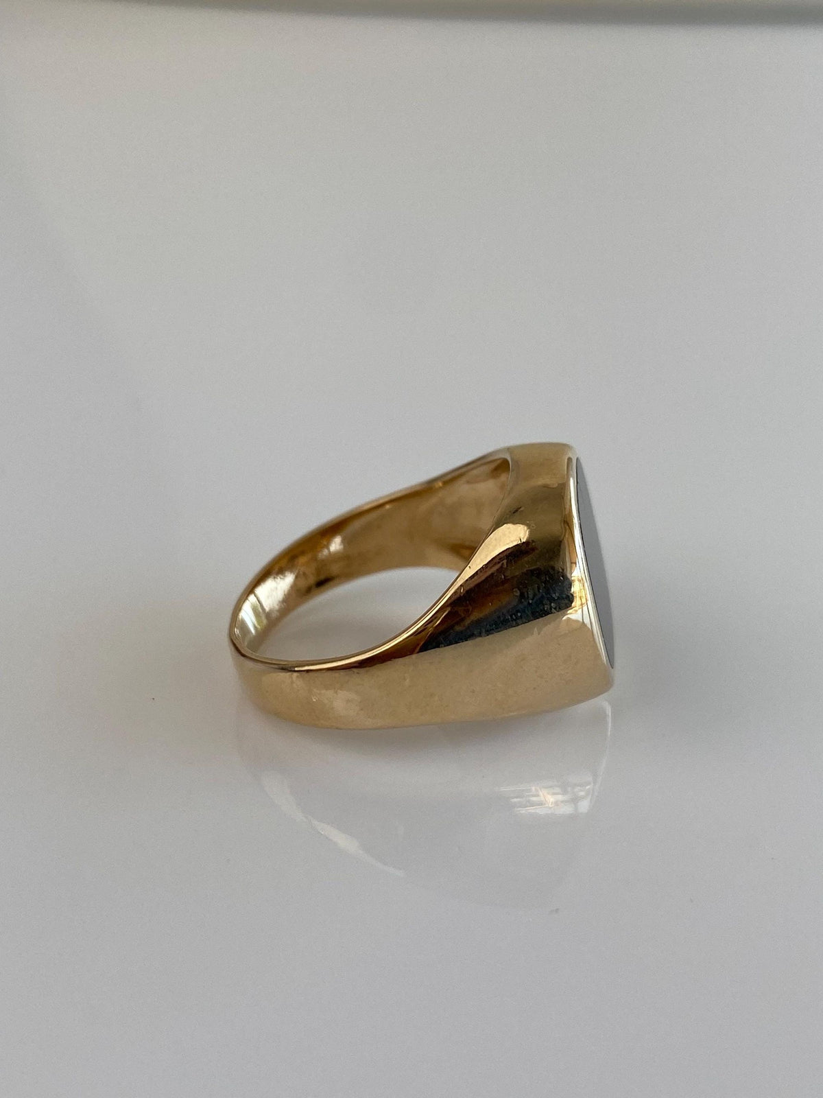 Vintage Solid 14k Yellow Gold Black Onyx Inlay Signet Ring - Size 8