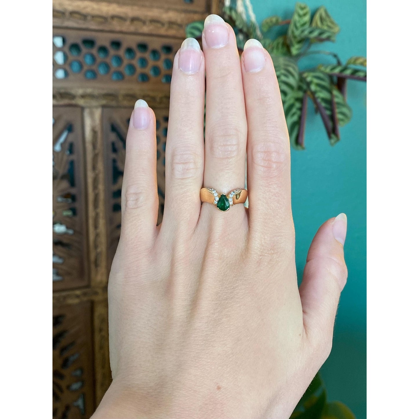 Vintage Solid 18k Yellow Gold Emerald & Diamond Ring Band - Size 6.25