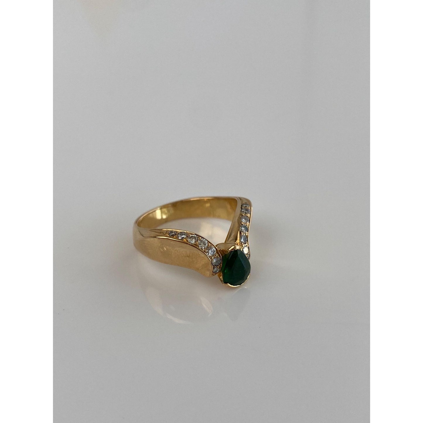 Vintage Solid 18k Yellow Gold Emerald & Diamond Ring Band - Size 6.25