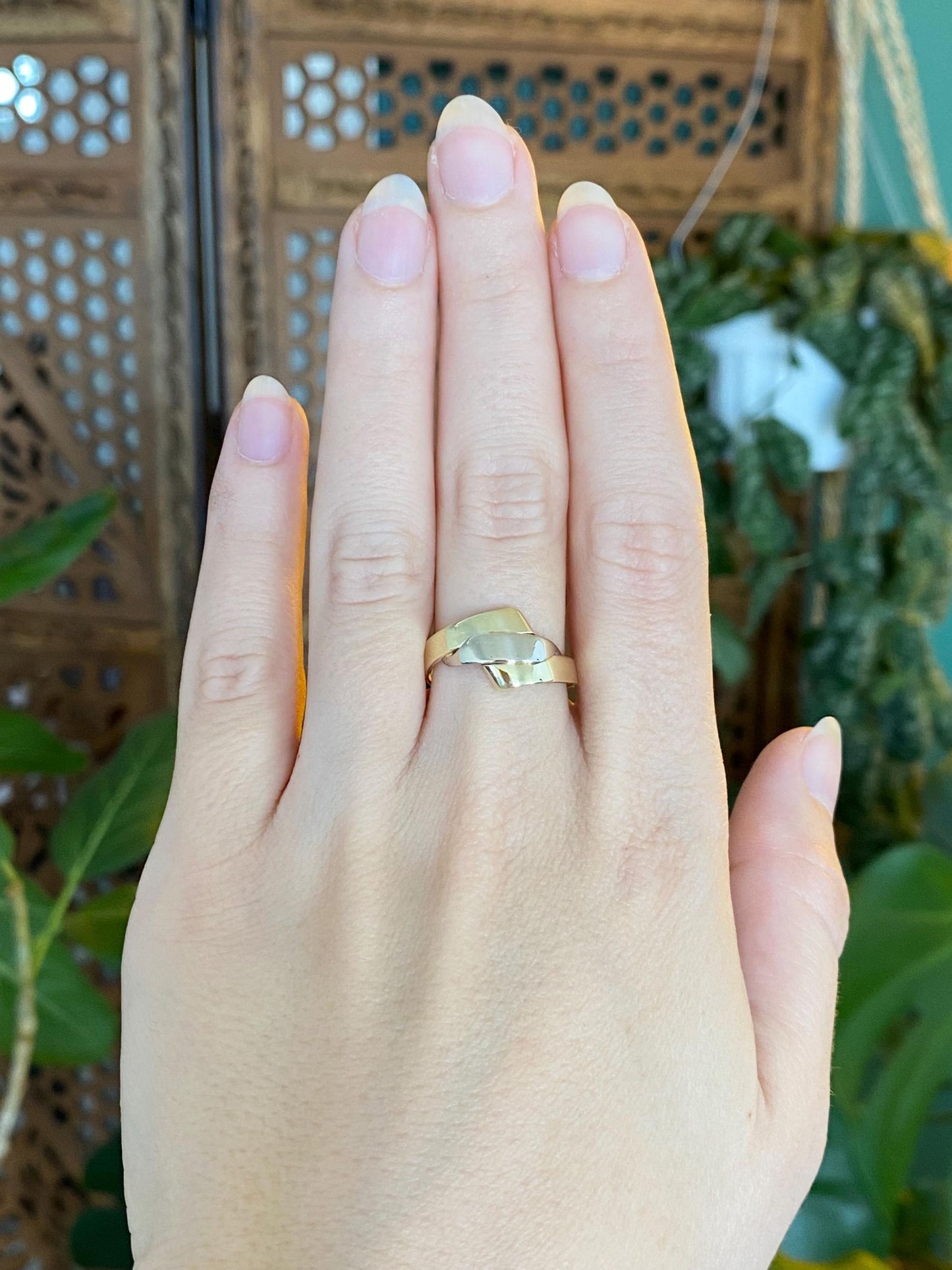 Vintage Solid 14k White & Yellow Gold Folded Ring - Size 7.25