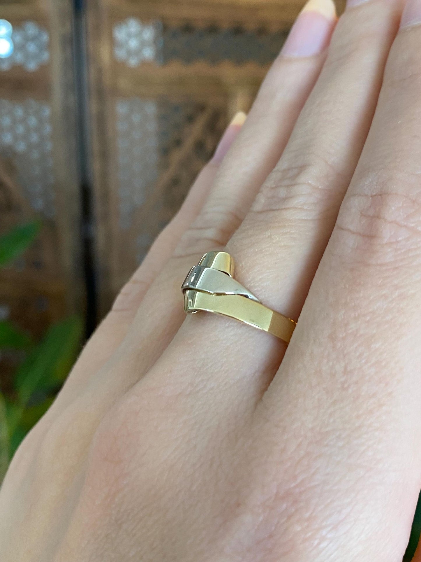 Vintage Solid 14k White & Yellow Gold Folded Ring - Size 7.25