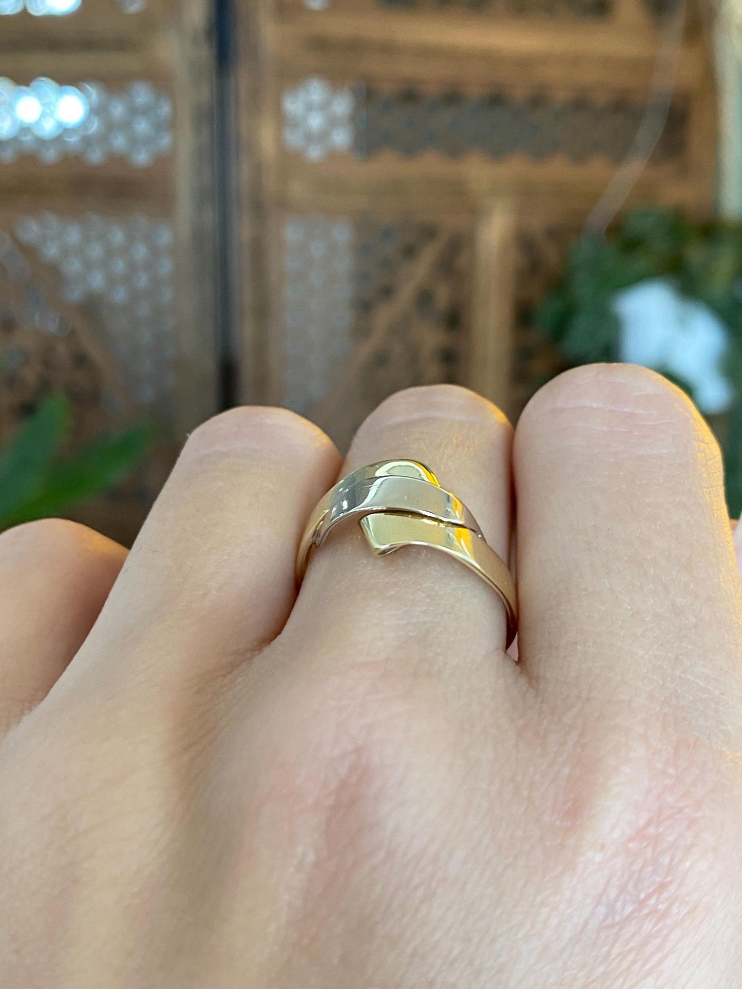 Vintage Solid 14k White & Yellow Gold Folded Ring - Size 7.25