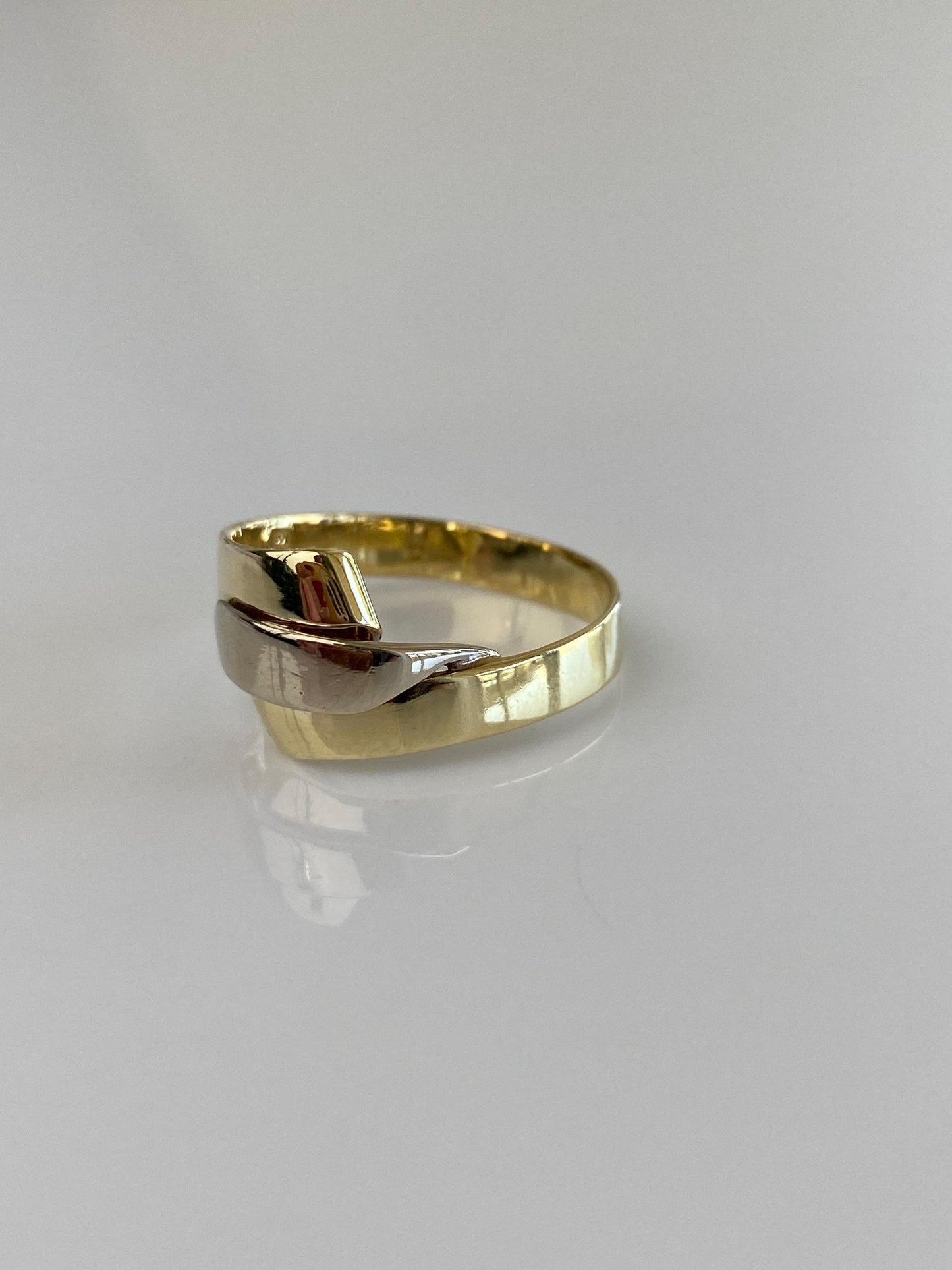 Vintage Solid 14k White & Yellow Gold Folded Ring - Size 7.25