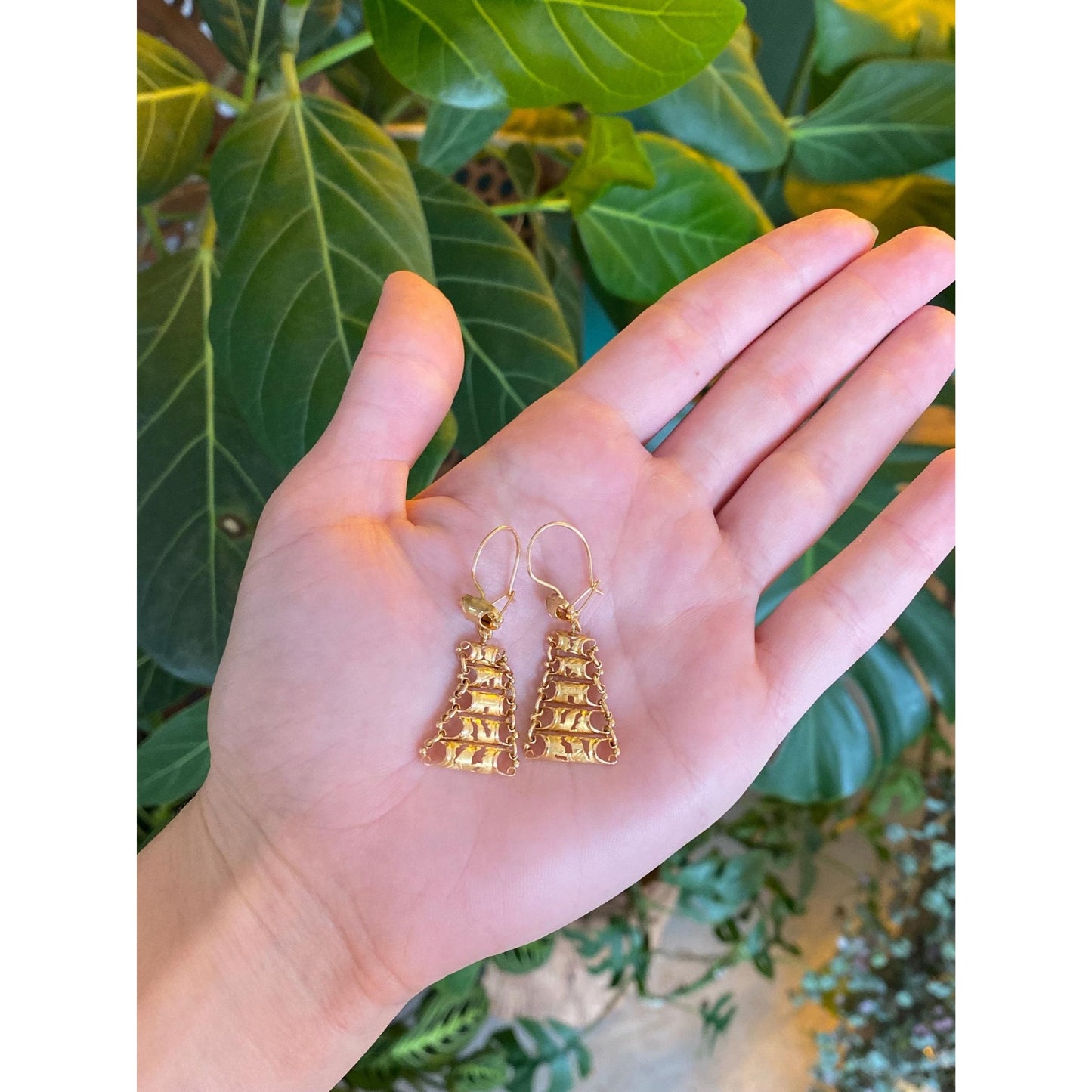 Vintage Solid 18k Yellow Gold Chain Dangle Earrings