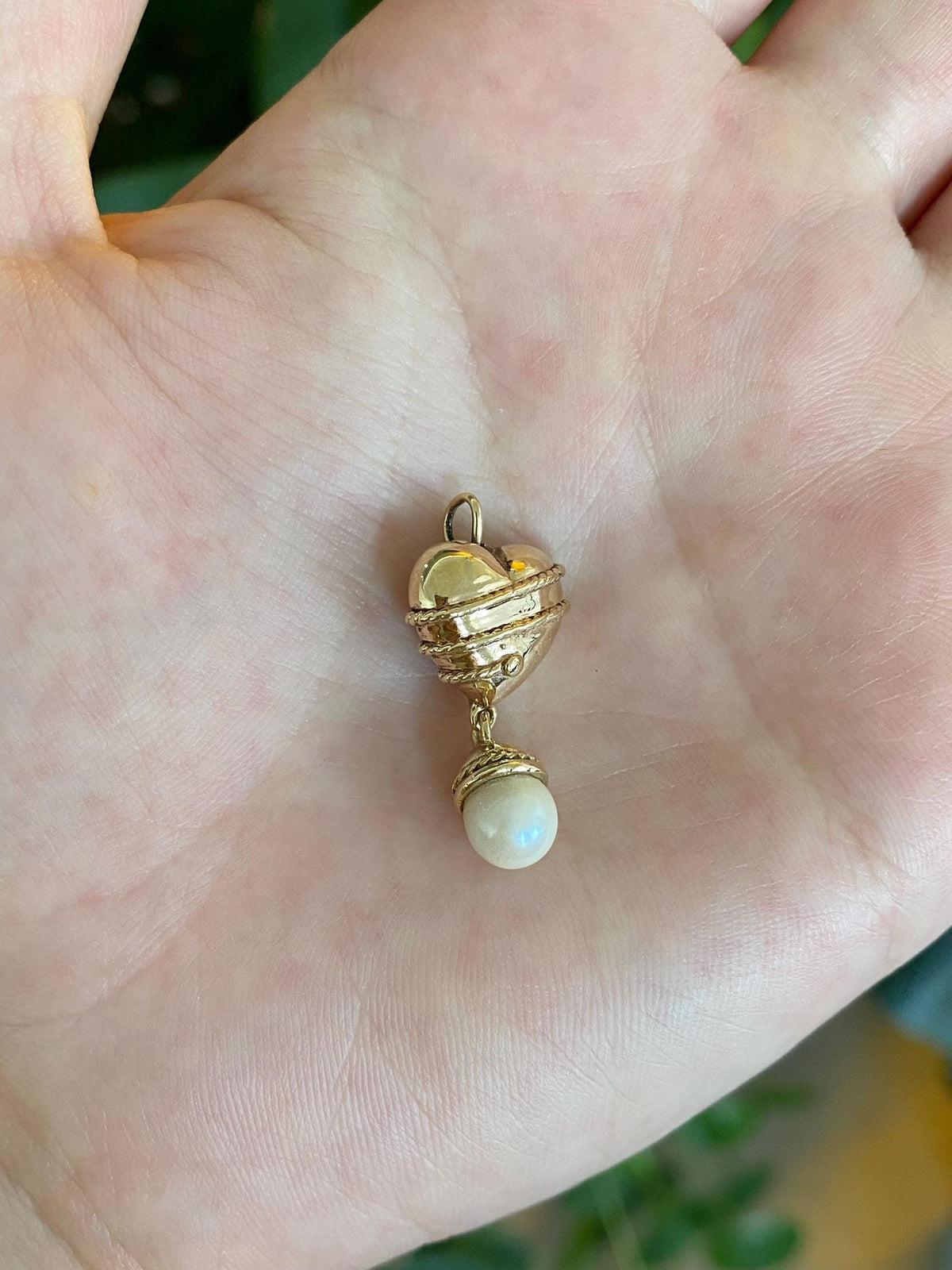 Vintage Solid 14k Yellow Gold Pearl Dangle Heart Charm
