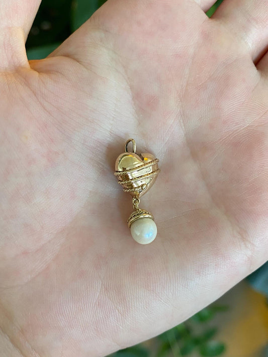 Vintage Solid 14k Yellow Gold Pearl Dangle Heart Charm