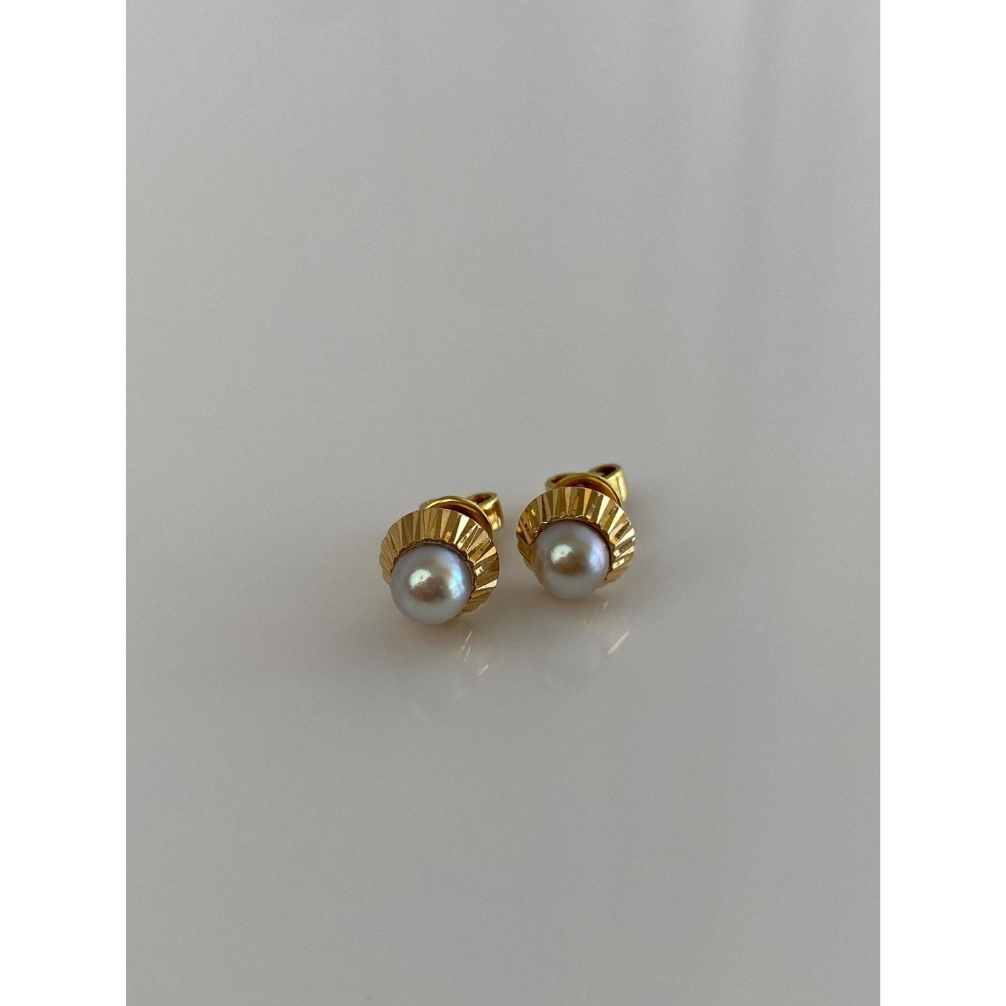 Solid 18k Yellow Gold Pearl Stud Earrings