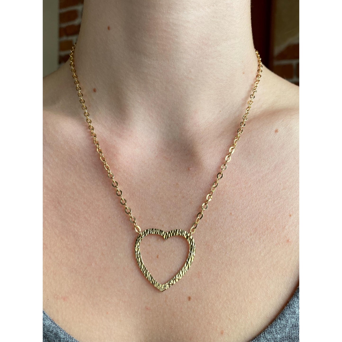 Vintage Solid 14k Yellow Gold Textured Heart Cable Chain Necklace - 18 inches