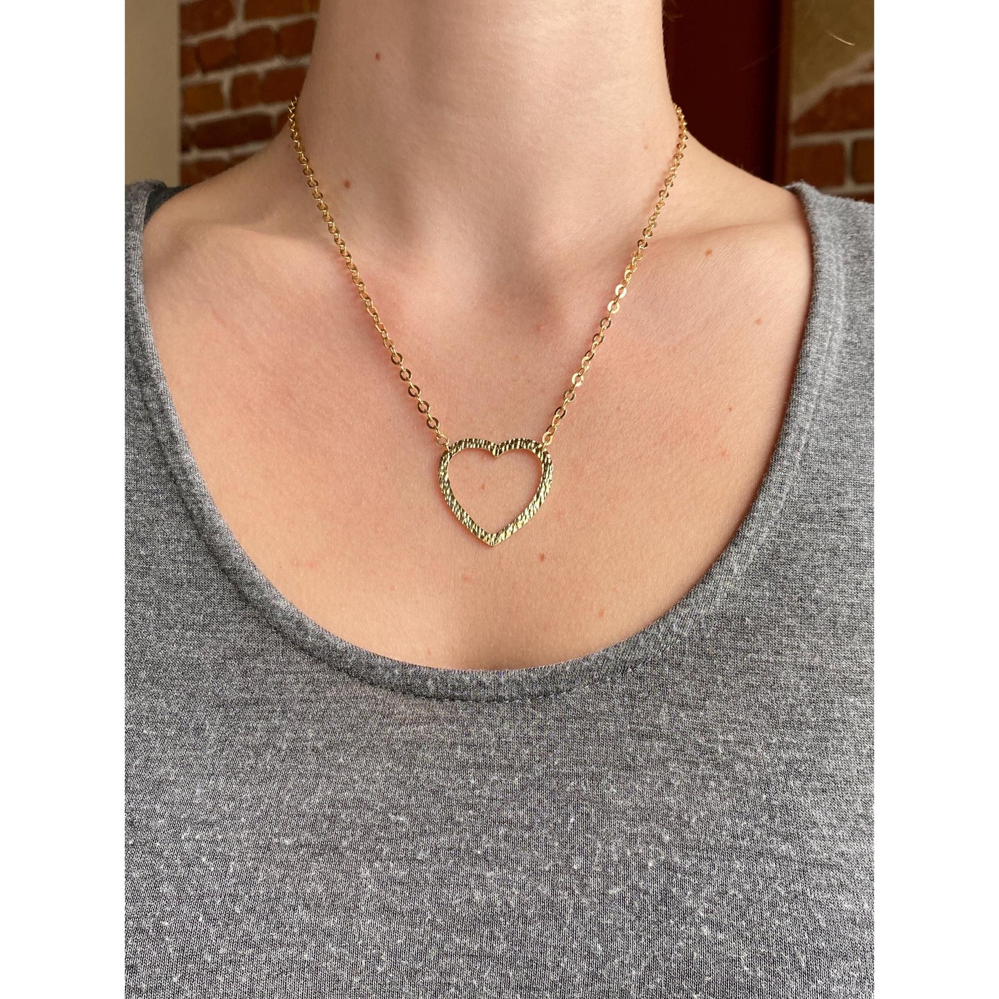 Vintage Solid 14k Yellow Gold Textured Heart Cable Chain Necklace - 18 inches