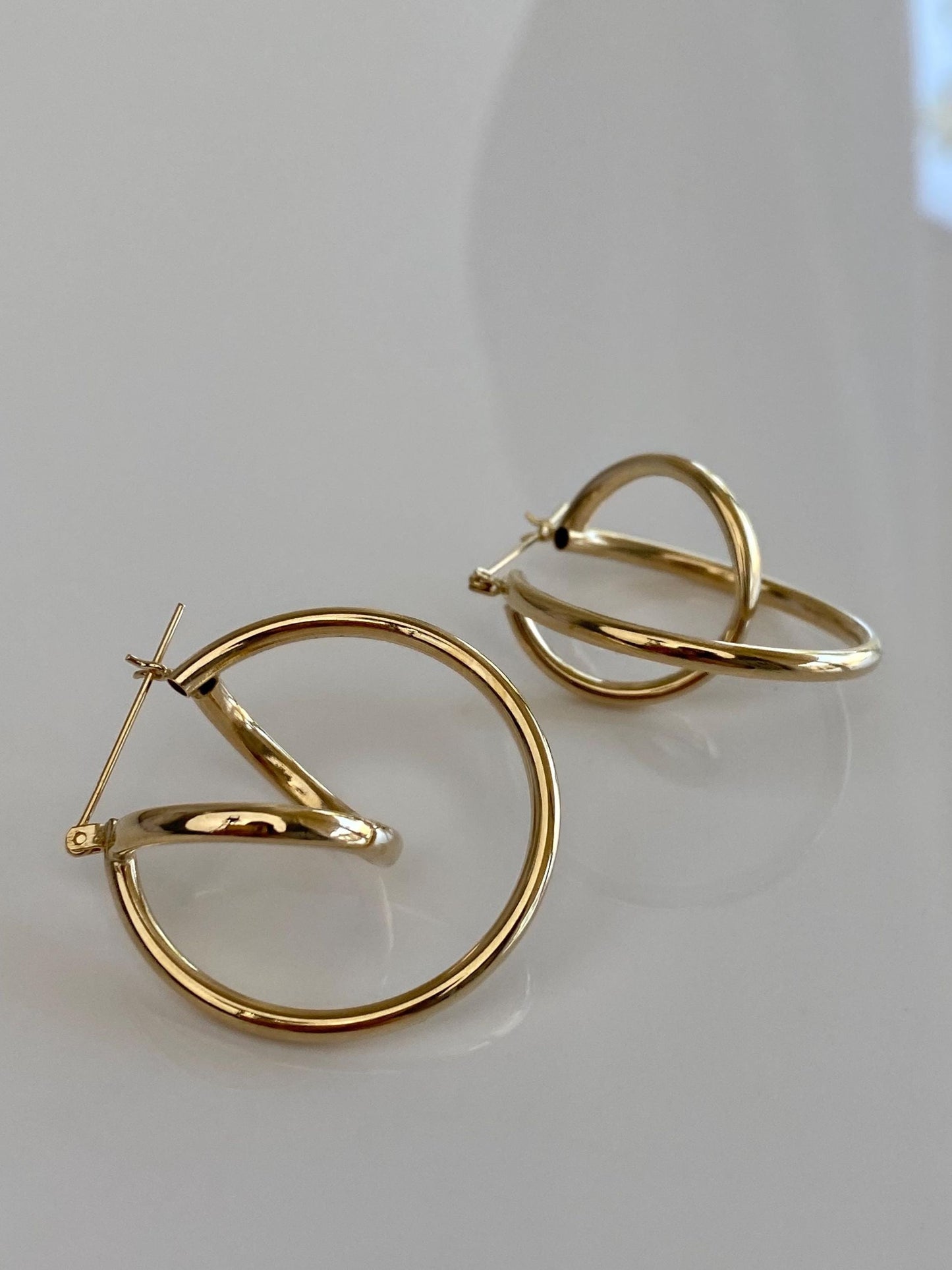 Vintage 14k Yellow Gold Looped Hoop Earrings