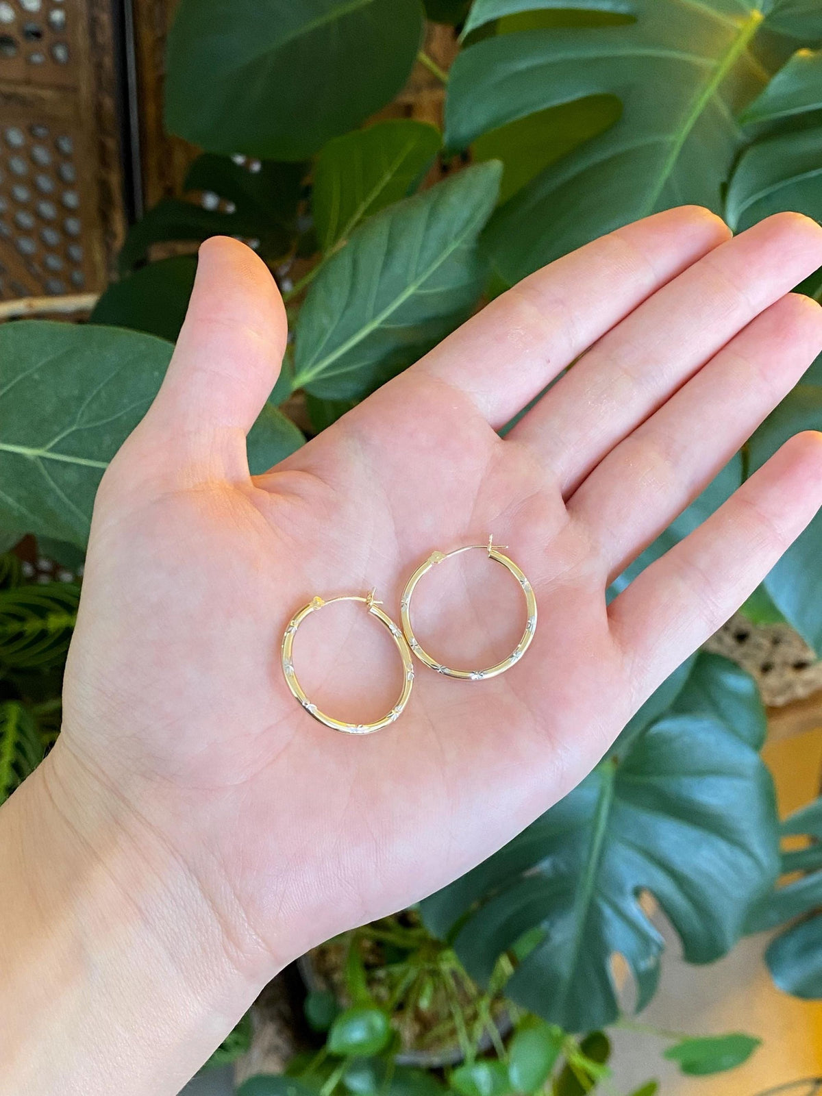 Vintage 14k White & Yellow Gold Diamond Cut Stars Hoop Earrings