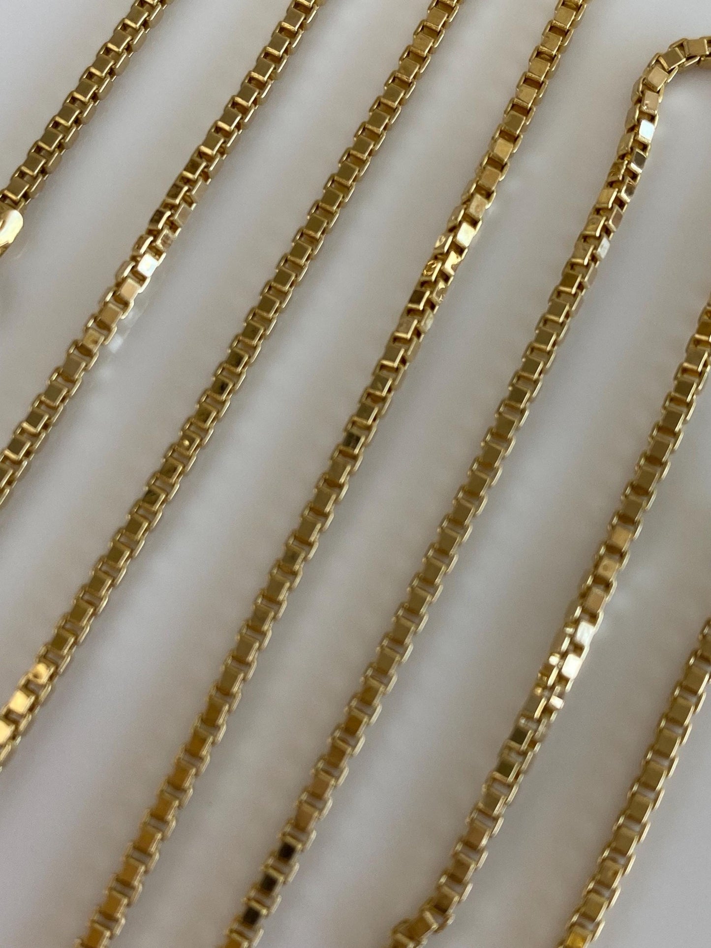 Vintage Solid 18k Yellow Gold Box Chain Necklace - 20 inches