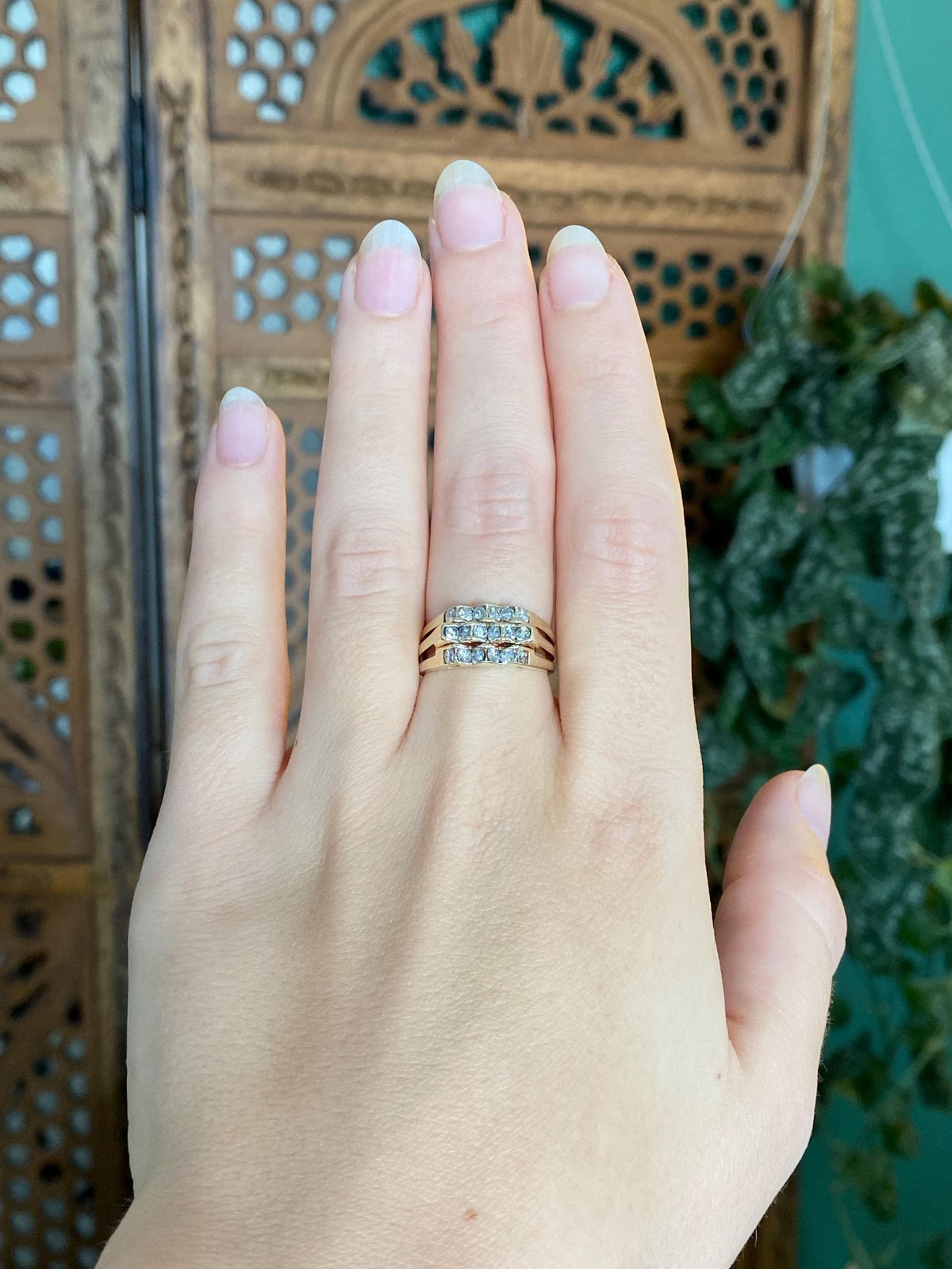 Vintage Solid 14k Yellow Gold Diamonds Zig Zag Rows Ring Band - Size 6.25