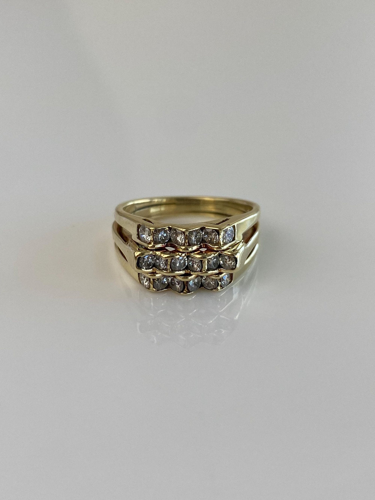 Vintage Solid 14k Yellow Gold Diamonds Zig Zag Rows Ring Band - Size 6.25