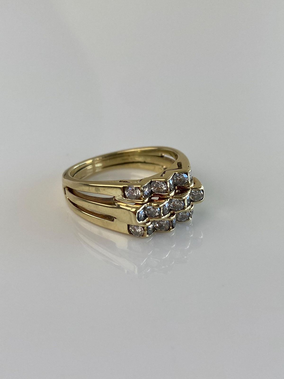 Vintage Solid 14k Yellow Gold Diamonds Zig Zag Rows Ring Band - Size 6.25