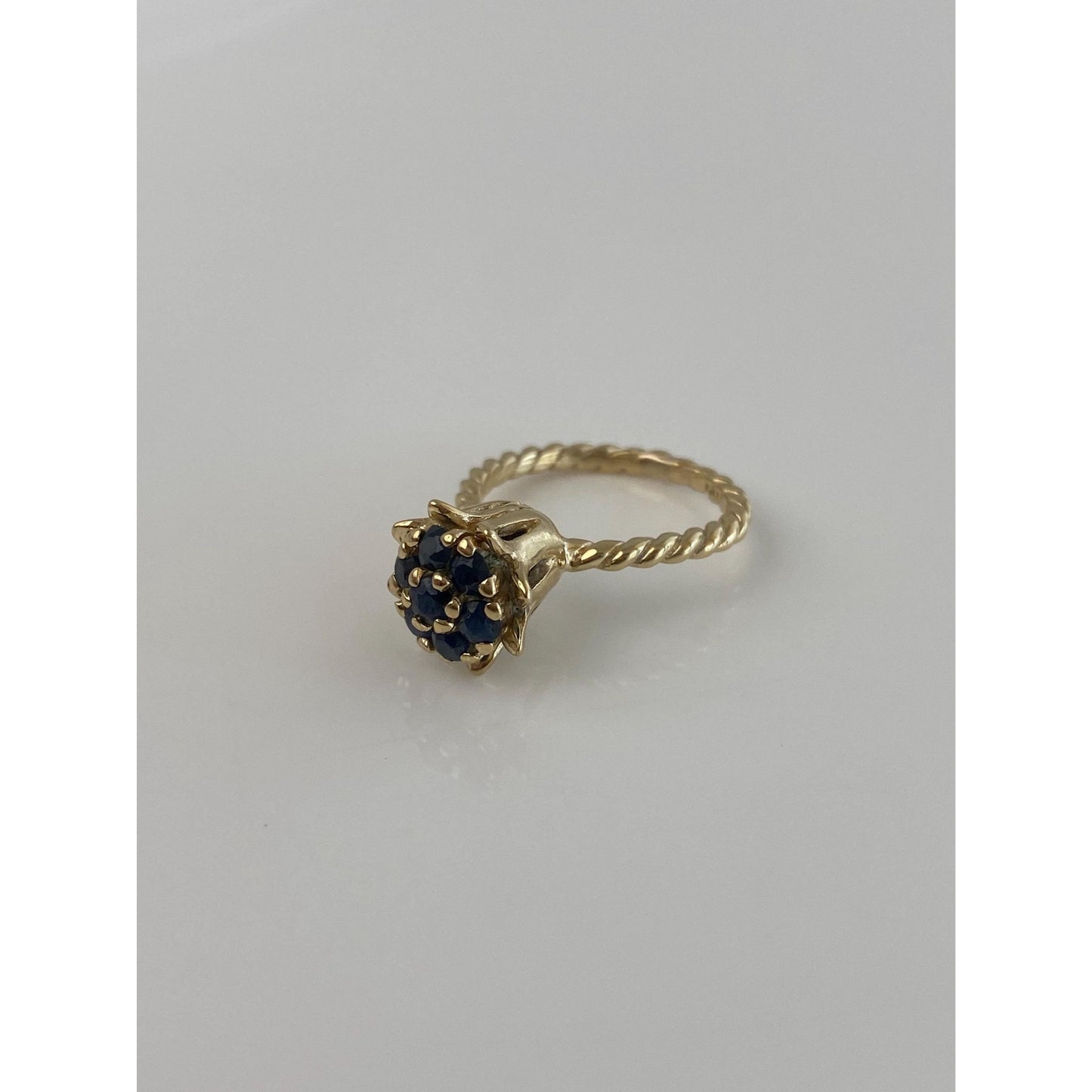 Vintage Solid 14k Yellow Gold Sapphire Flower Ring - Size 5.25