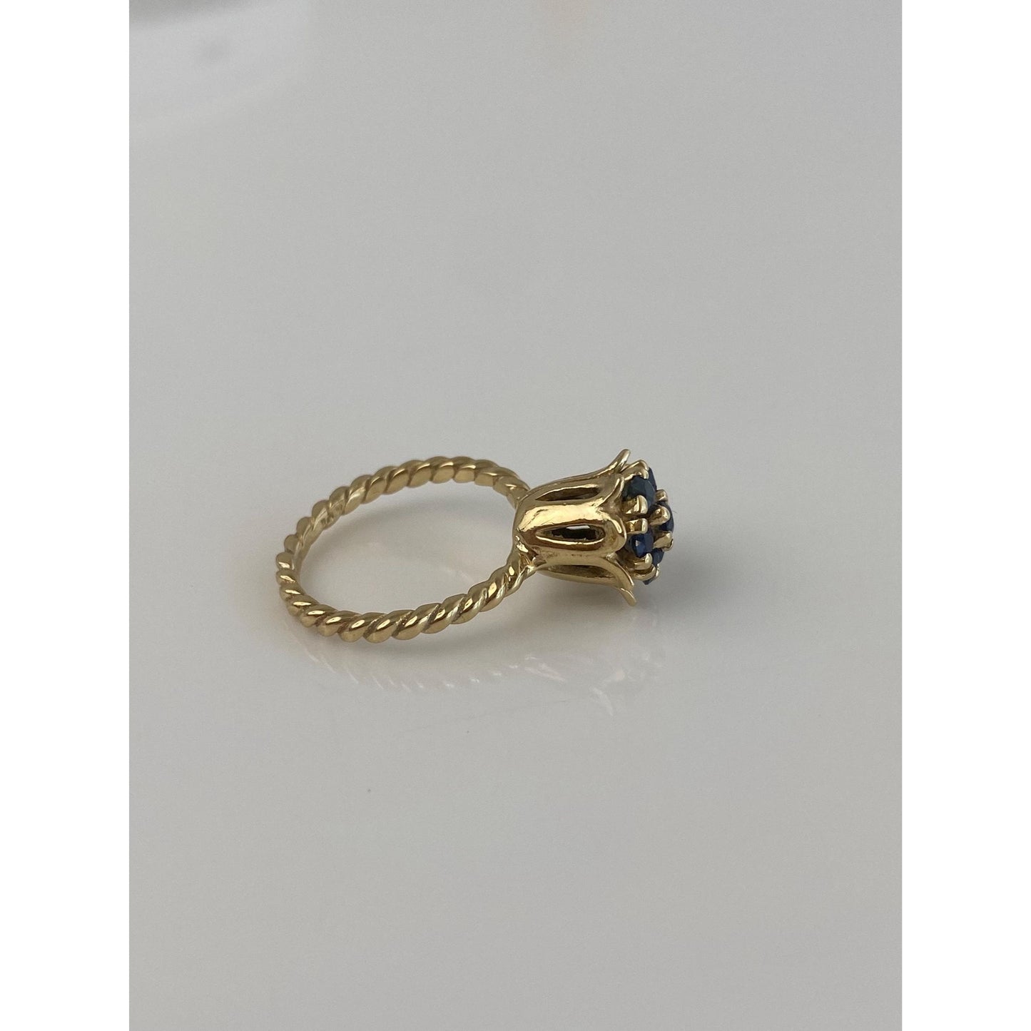 Vintage Solid 14k Yellow Gold Sapphire Flower Ring - Size 5.25