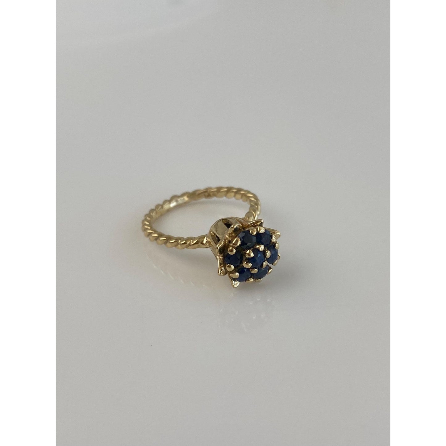Vintage Solid 14k Yellow Gold Sapphire Flower Ring - Size 5.25
