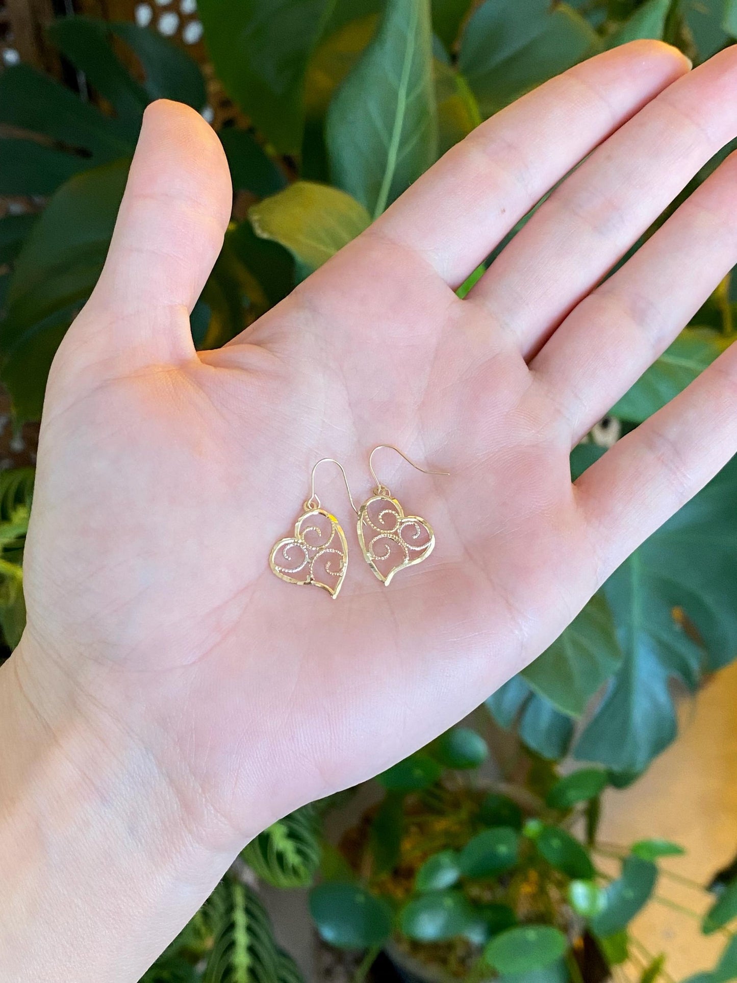 Vintage Solid 14k Tri Tone Gold Heart Dangle Earrings