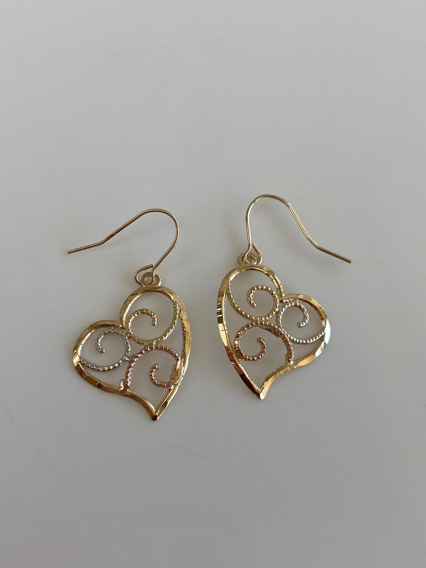 Vintage Solid 14k Tri Tone Gold Heart Dangle Earrings