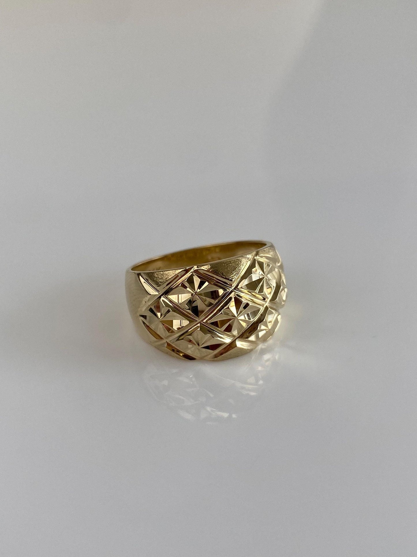 Vintage Solid 14k Yellow Gold Diamond Cut Domed Ring - Size 7