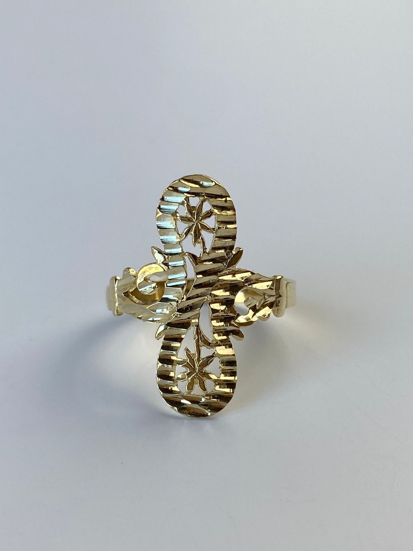 Vintage Solid 14k Yellow Gold Diamond Cut Ring - Size 6.25