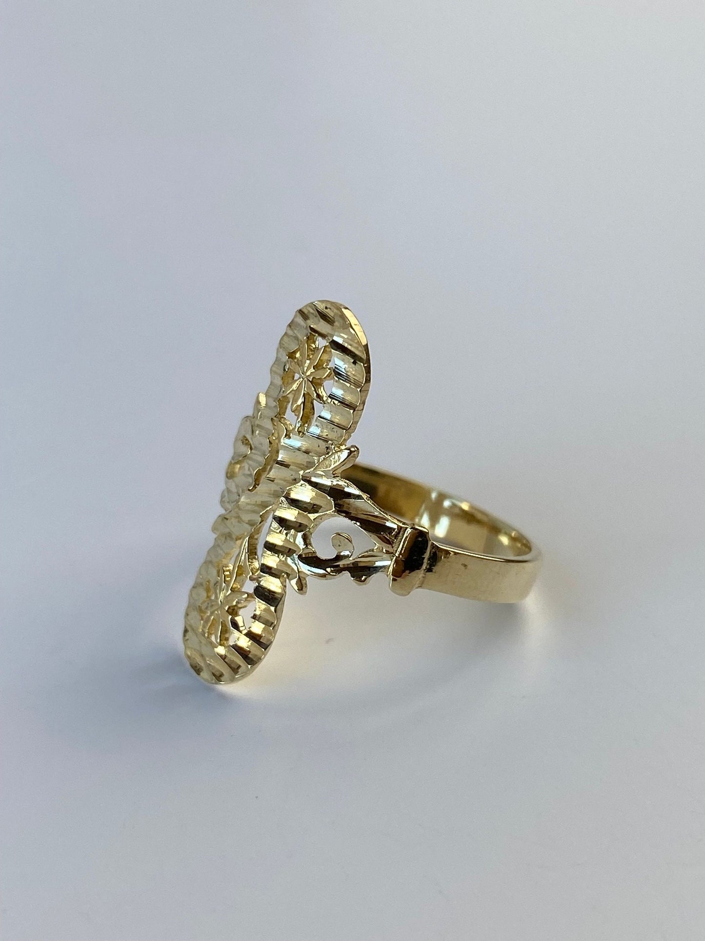 Vintage Solid 14k Yellow Gold Diamond Cut Ring - Size 6.25