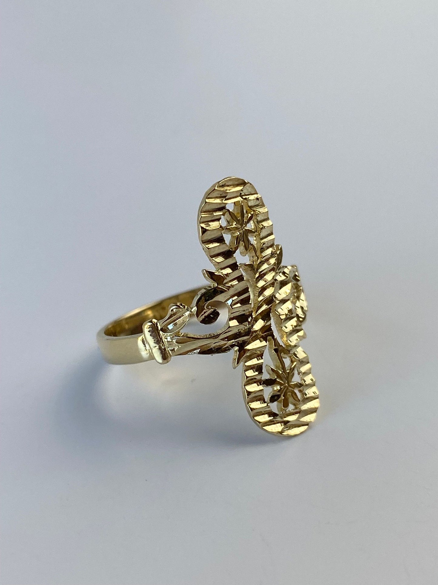 Vintage Solid 14k Yellow Gold Diamond Cut Ring - Size 6.25