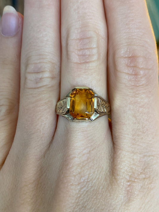 Vintage Solid 14k Yellow Gold Citrine Design Ring - Size 7.25