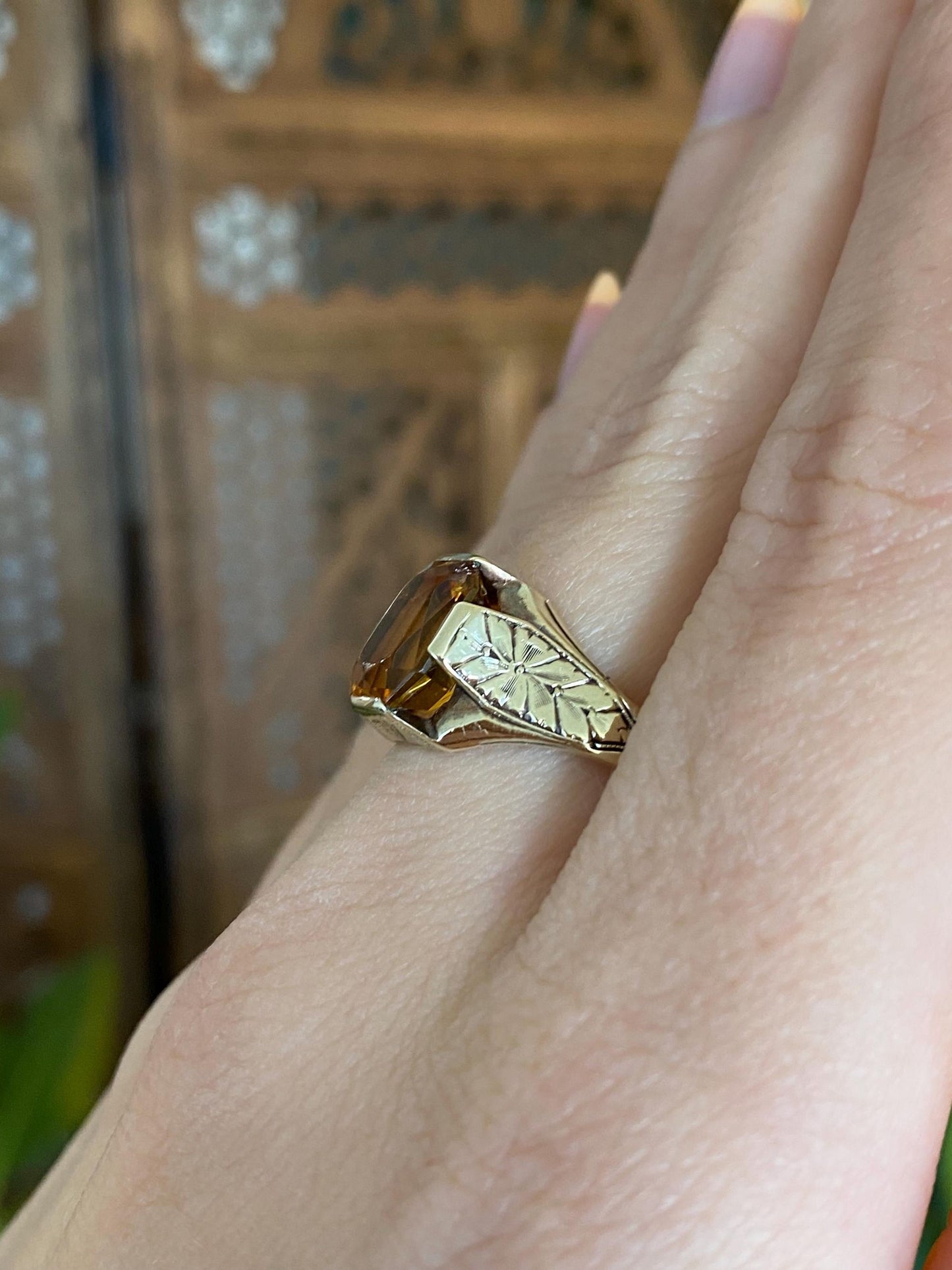 Vintage Solid 14k Yellow Gold Citrine Design Ring - Size 7.25