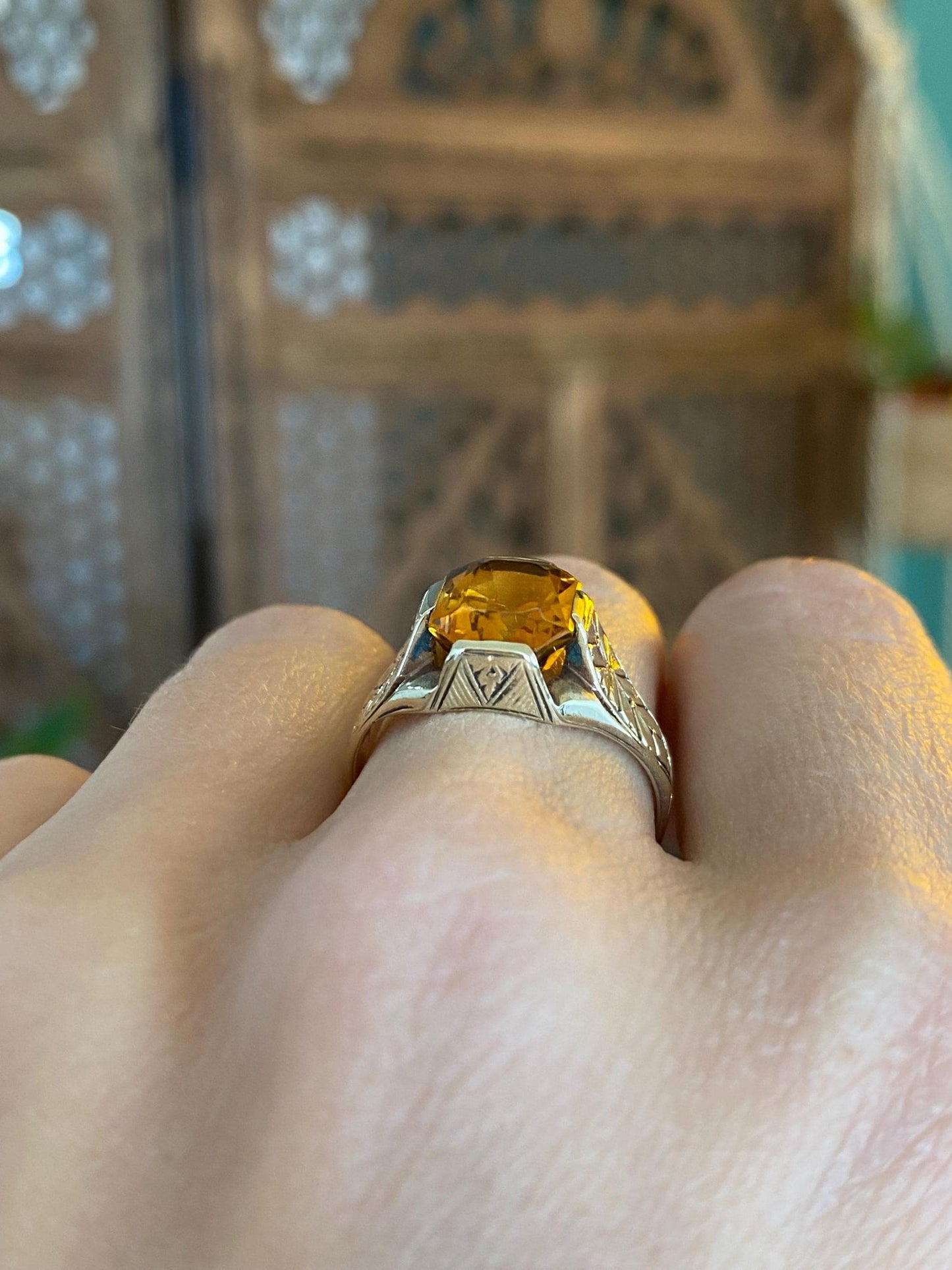Vintage Solid 14k Yellow Gold Citrine Design Ring - Size 7.25