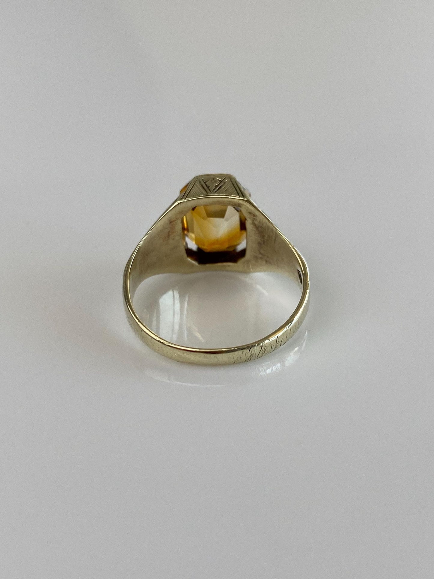 Vintage Solid 14k Yellow Gold Citrine Design Ring - Size 7.25